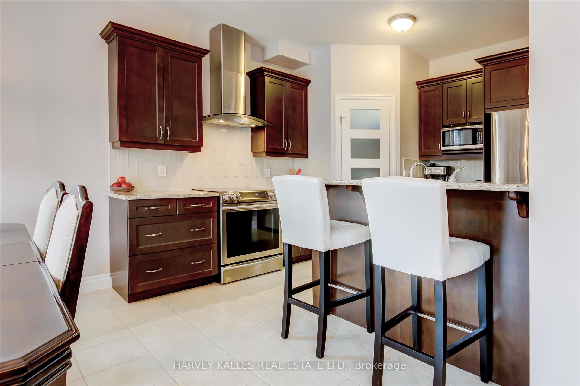 Photo 13 of 106 Eden Oak Trail, Kitchener, Idlewood/Lackner Woods — HOMEH