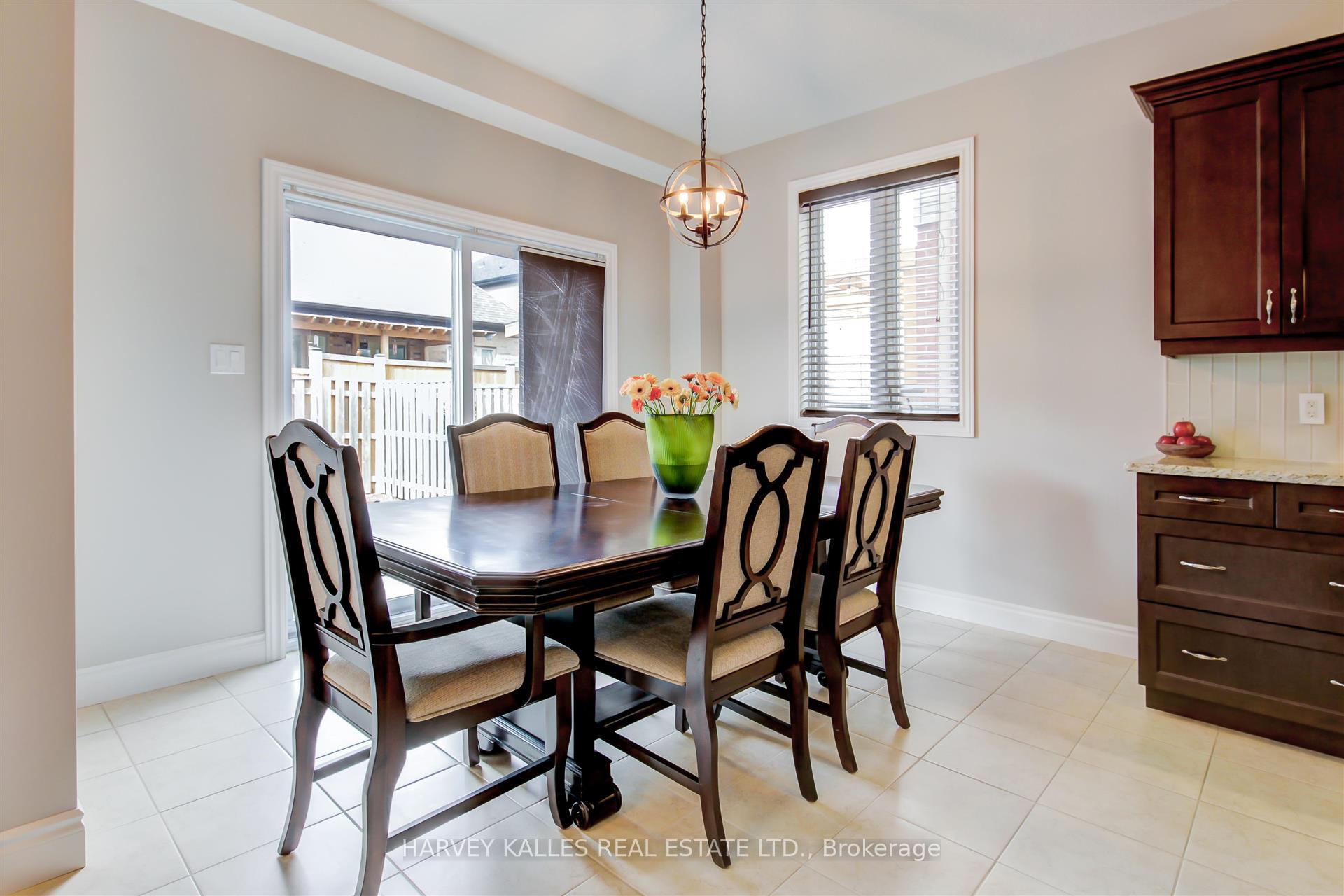 Photo 14 of 106 Eden Oak Trail, Kitchener, Idlewood/Lackner Woods — HOMEH