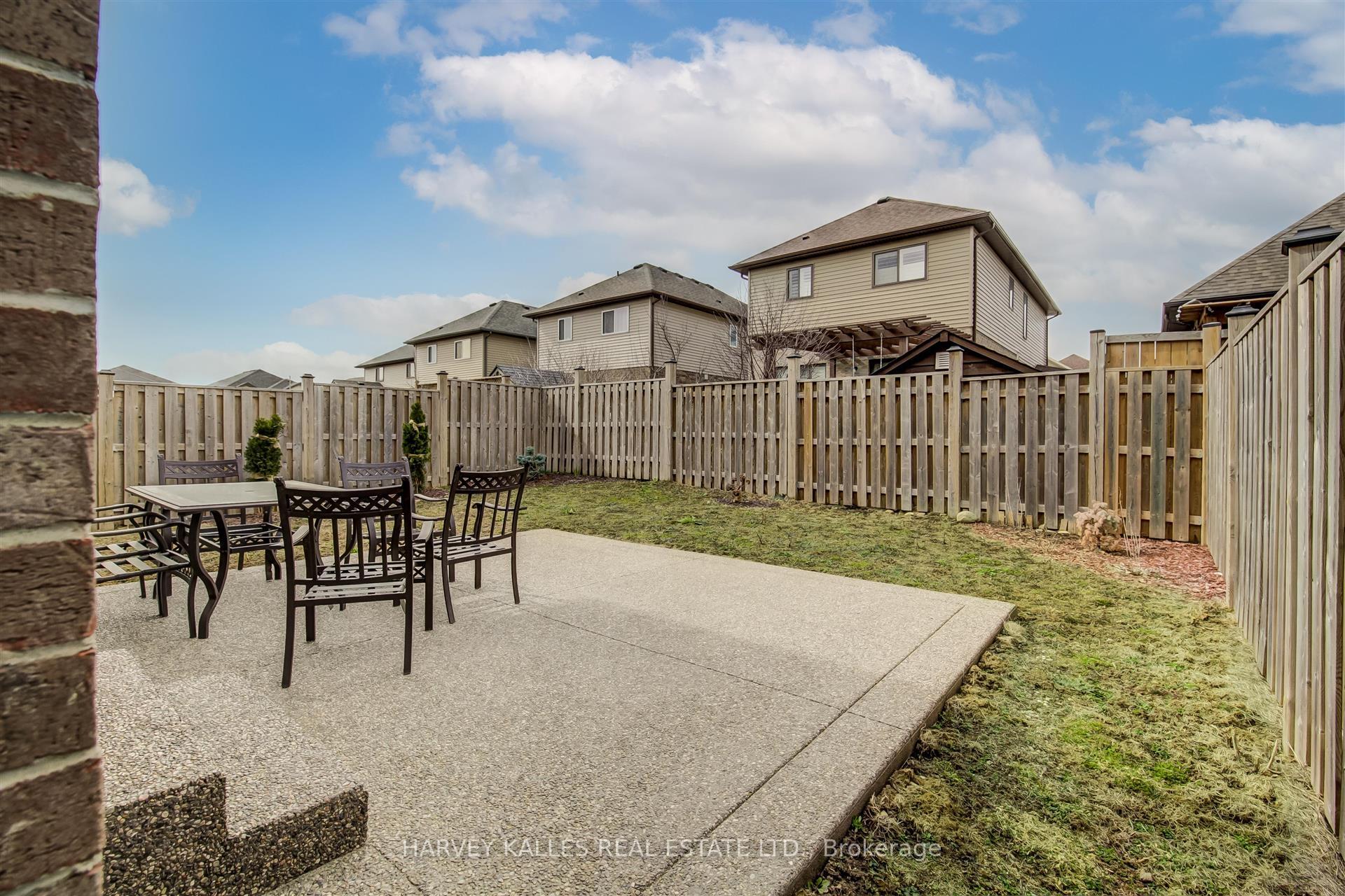 Photo 25 of 106 Eden Oak Trail, Kitchener, Idlewood/Lackner Woods — HOMEH