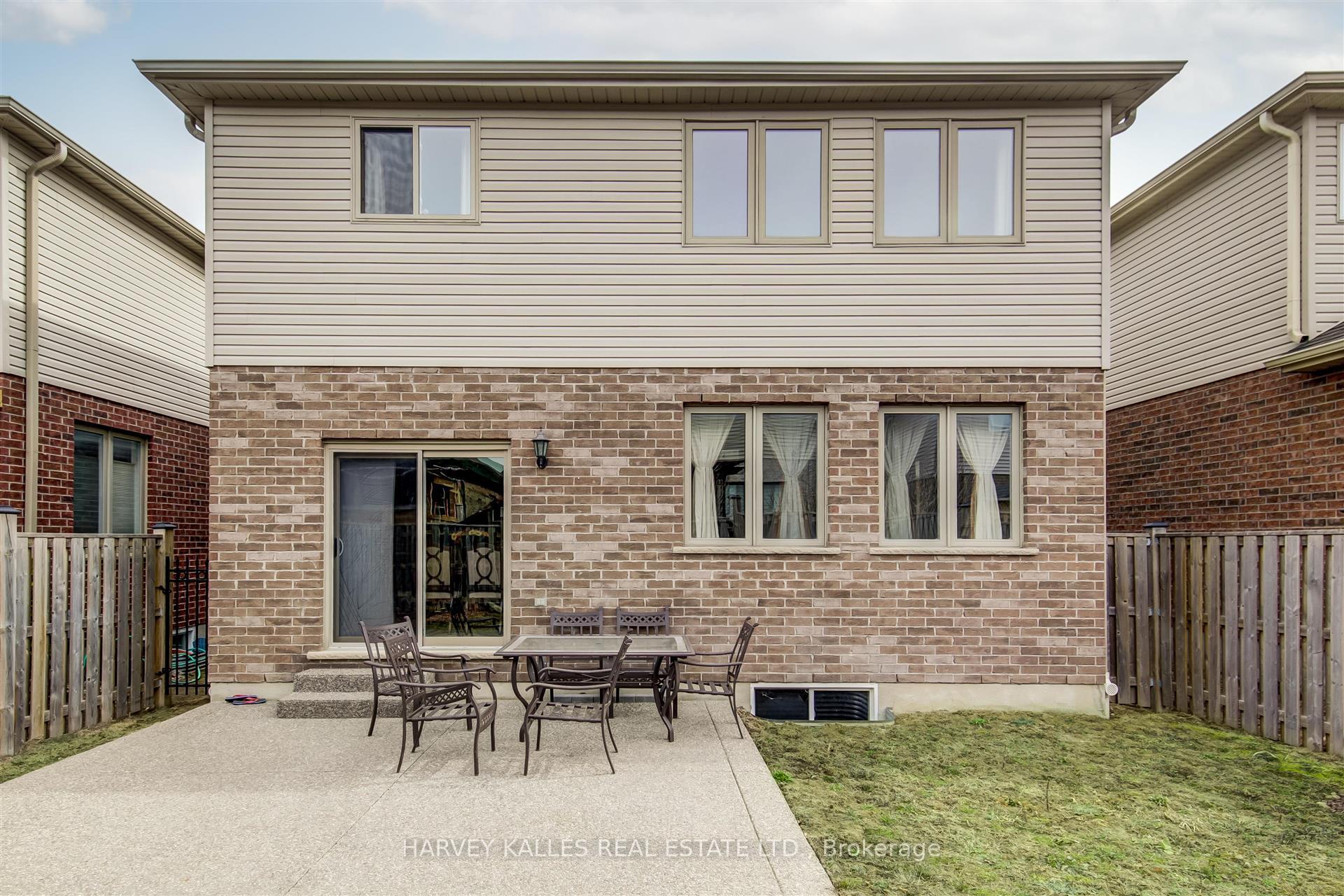 Photo 27 of 106 Eden Oak Trail, Kitchener, Idlewood/Lackner Woods — HOMEH