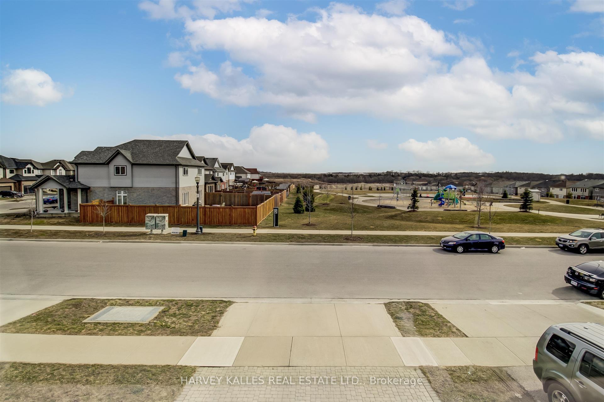 Photo 28 of 106 Eden Oak Trail, Kitchener, Idlewood/Lackner Woods — HOMEH