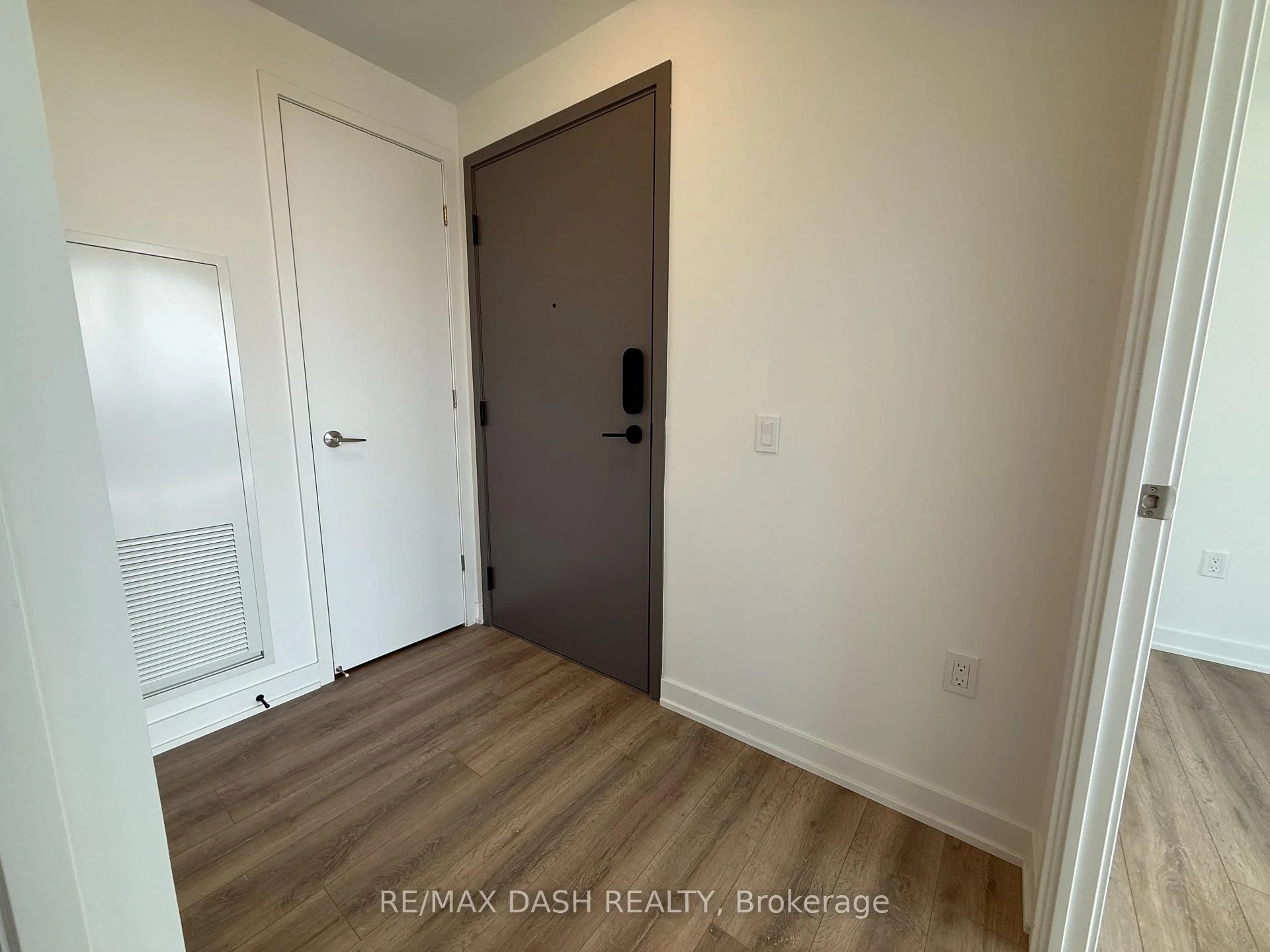 Photo 11 of Unit 4701, 634 Church Street, Toronto, Church-Yonge Corridor — HOMEH