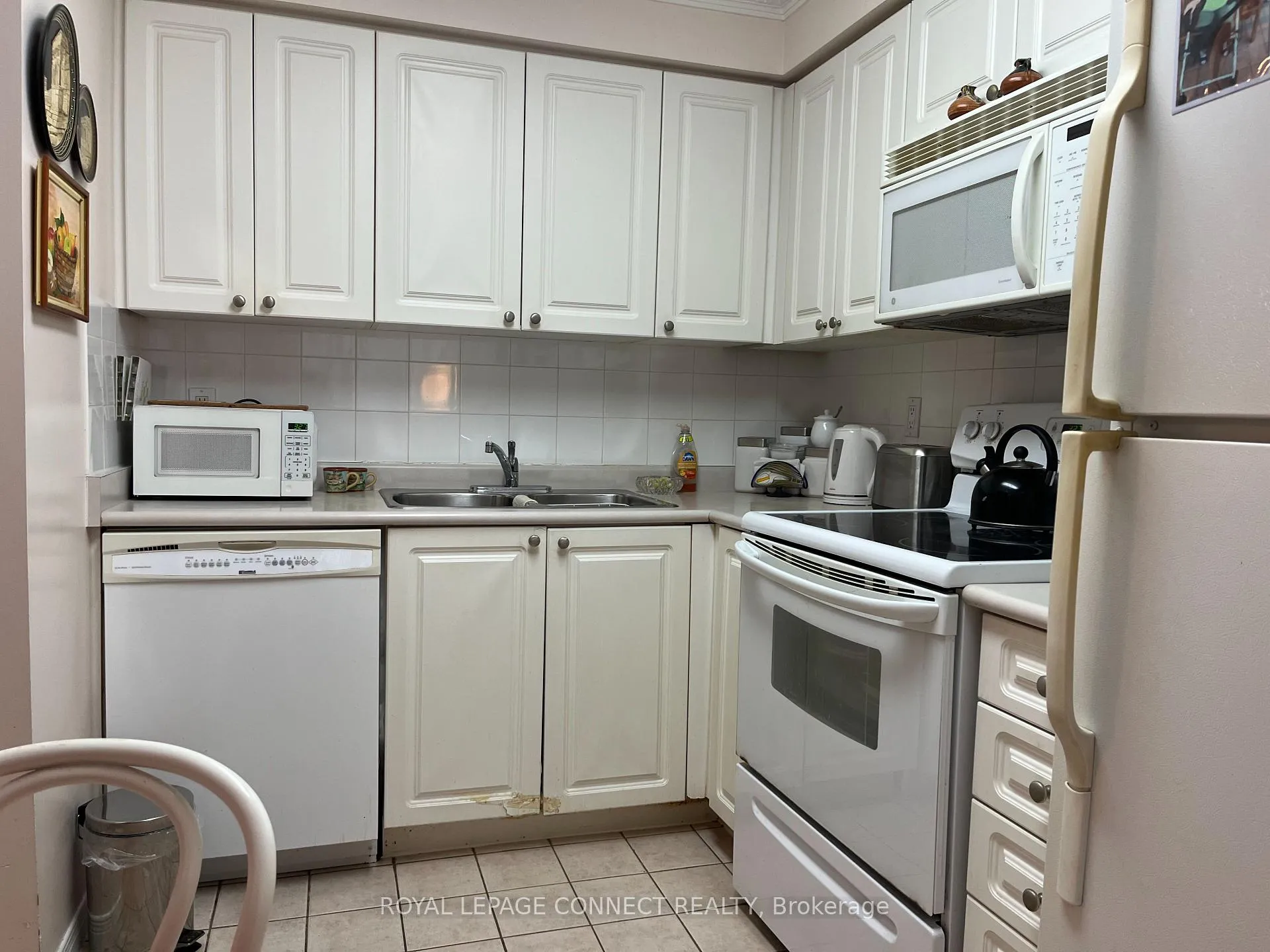 Photo 11 of Unit 1702, 1000 The Esplanade N, Pickering, Town Centre — HOMEH