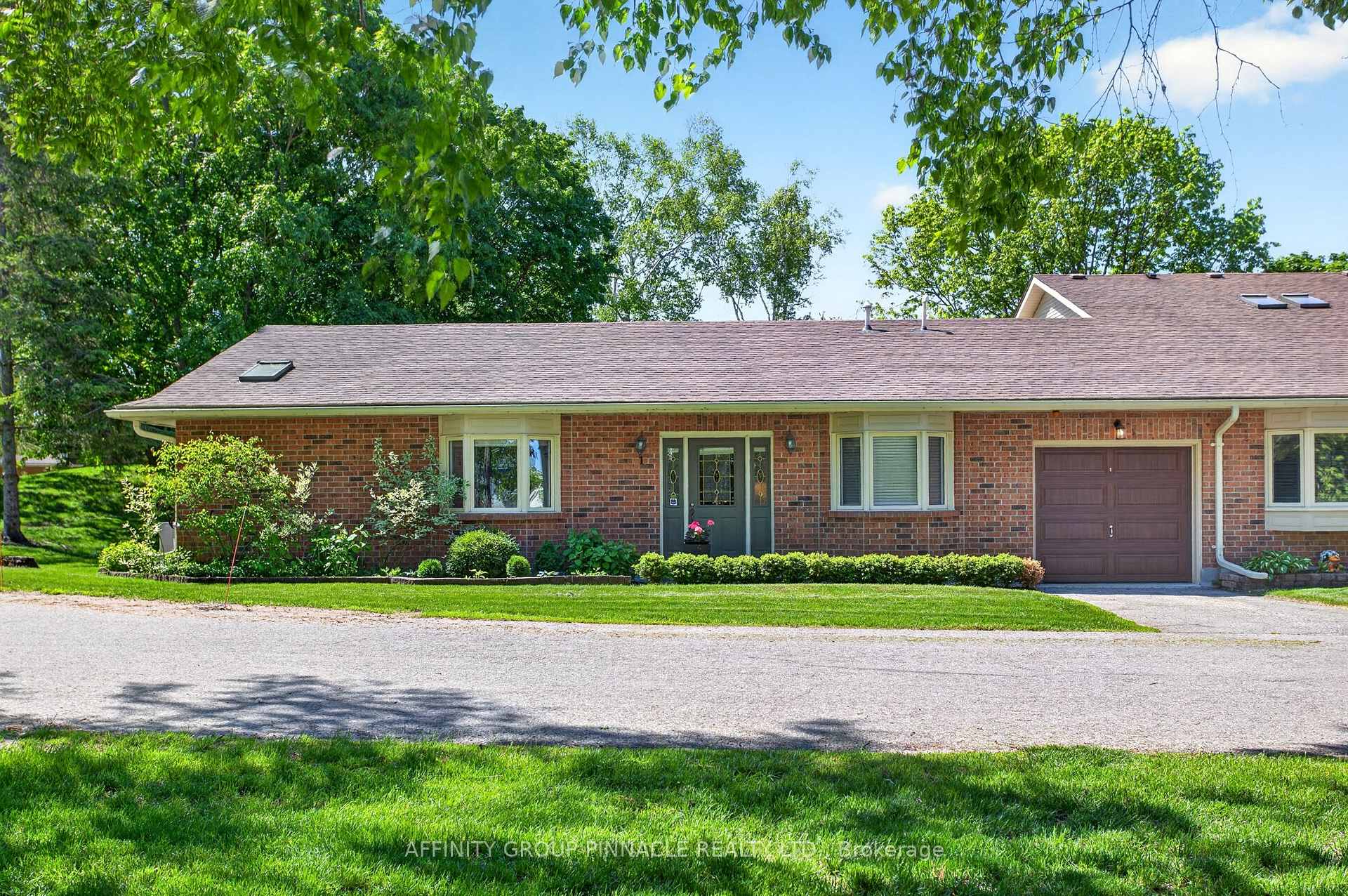 Photo 1 of Unit 1, 90 Parklawn Boulevard, Brock, Beaverton — HOMEH