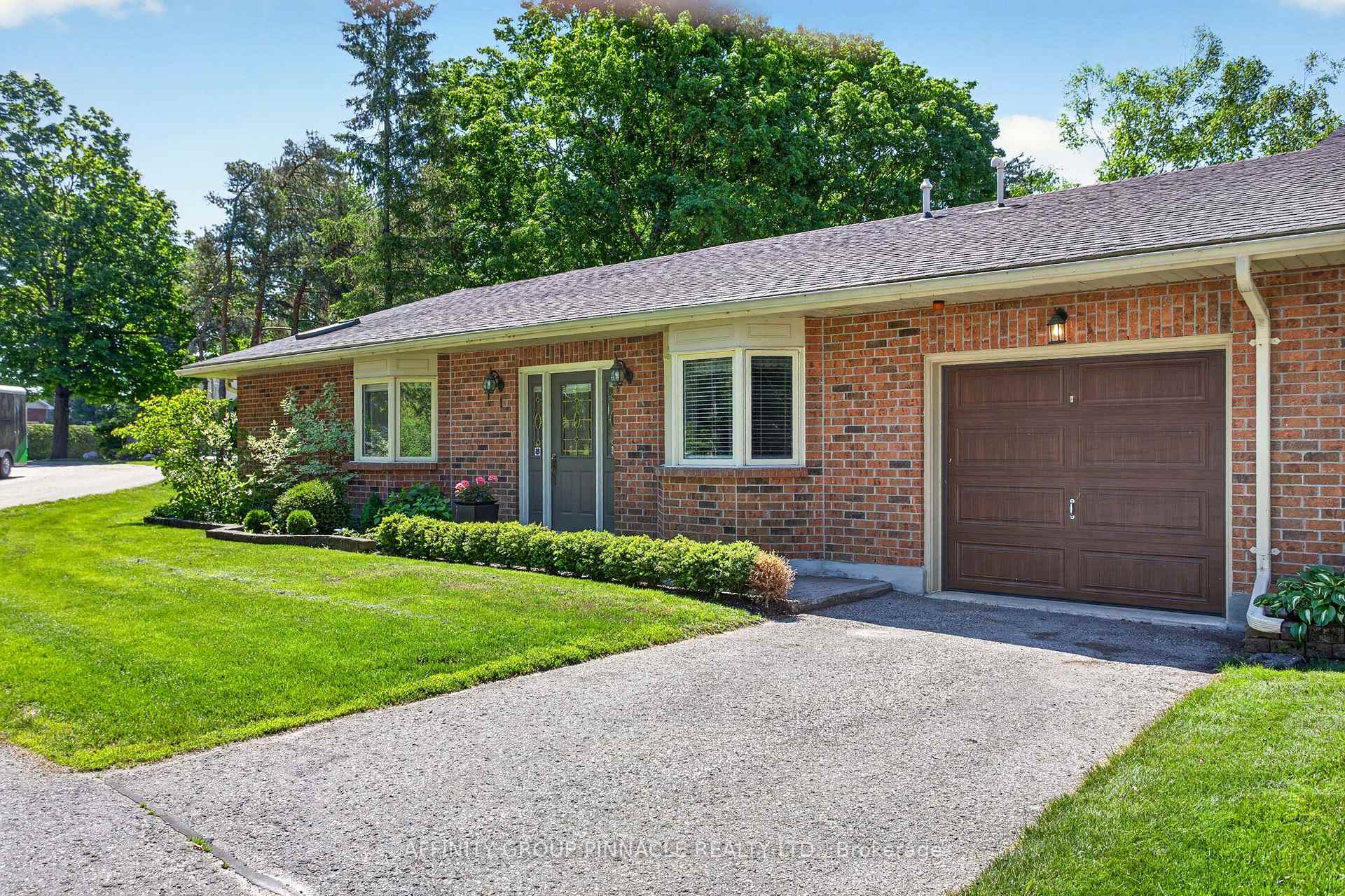 Photo 2 of Unit 1, 90 Parklawn Boulevard, Brock, Beaverton — HOMEH