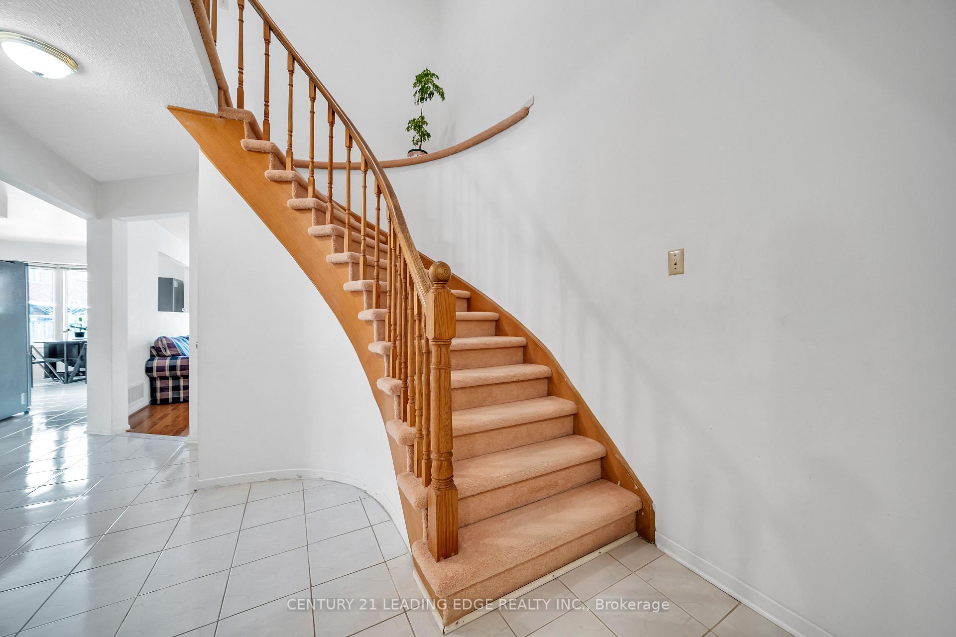 Photo 16 of 4 Treerun Avenue, Scarborough, Steeles — HOMEH