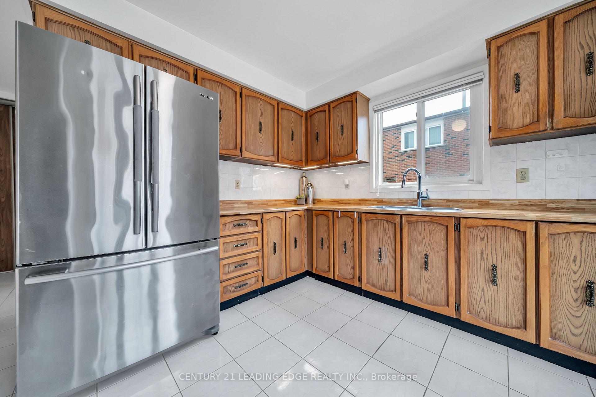 Photo 17 of 4 Treerun Avenue, Scarborough, Steeles — HOMEH