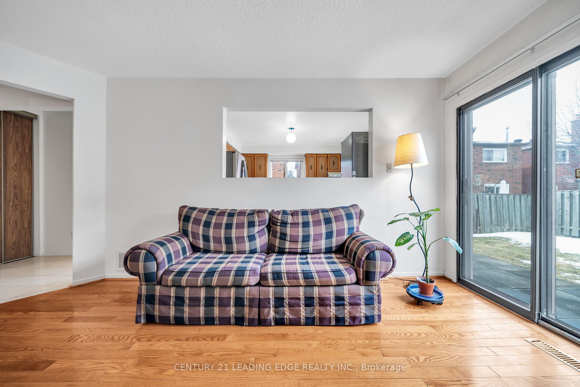 Photo 23 of 4 Treerun Avenue, Scarborough, Steeles — HOMEH