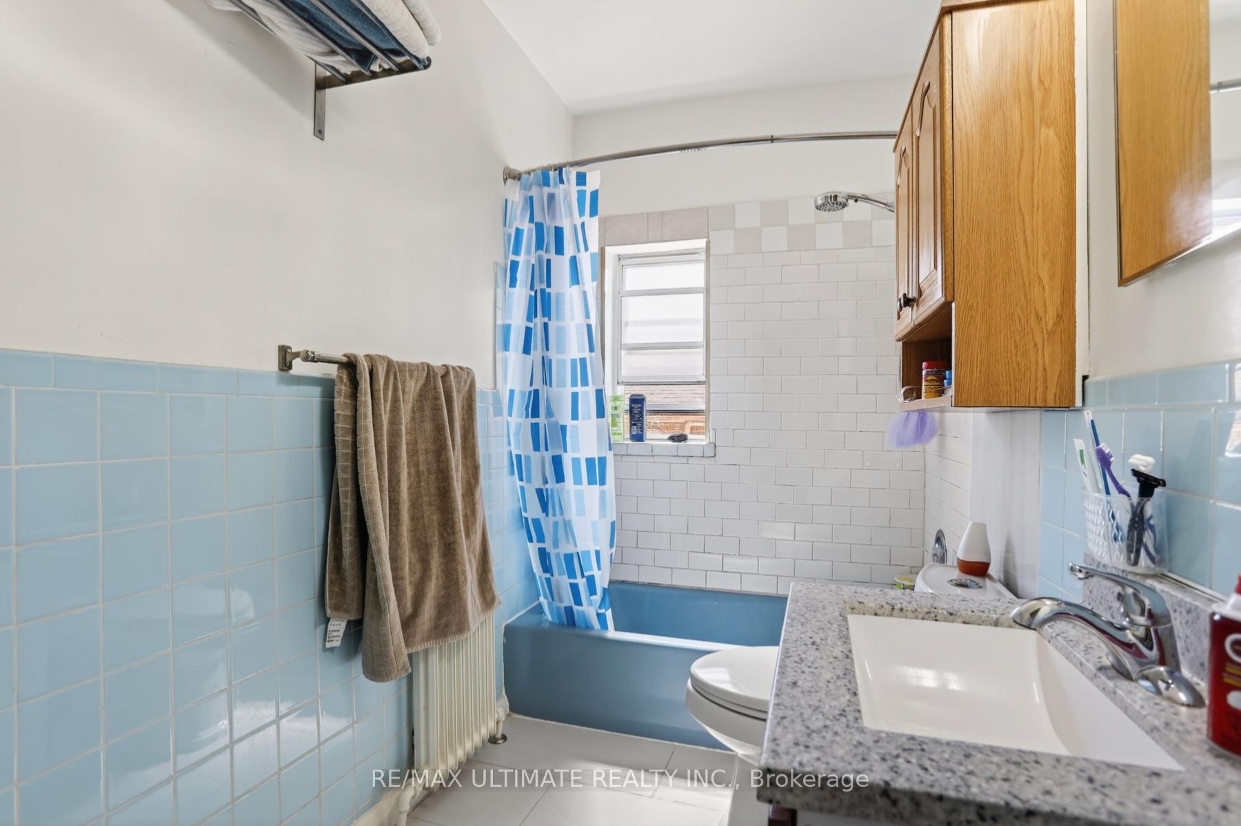 Photo 16 of 177 Varsity Road, Toronto, Lambton Baby Point — HOMEH