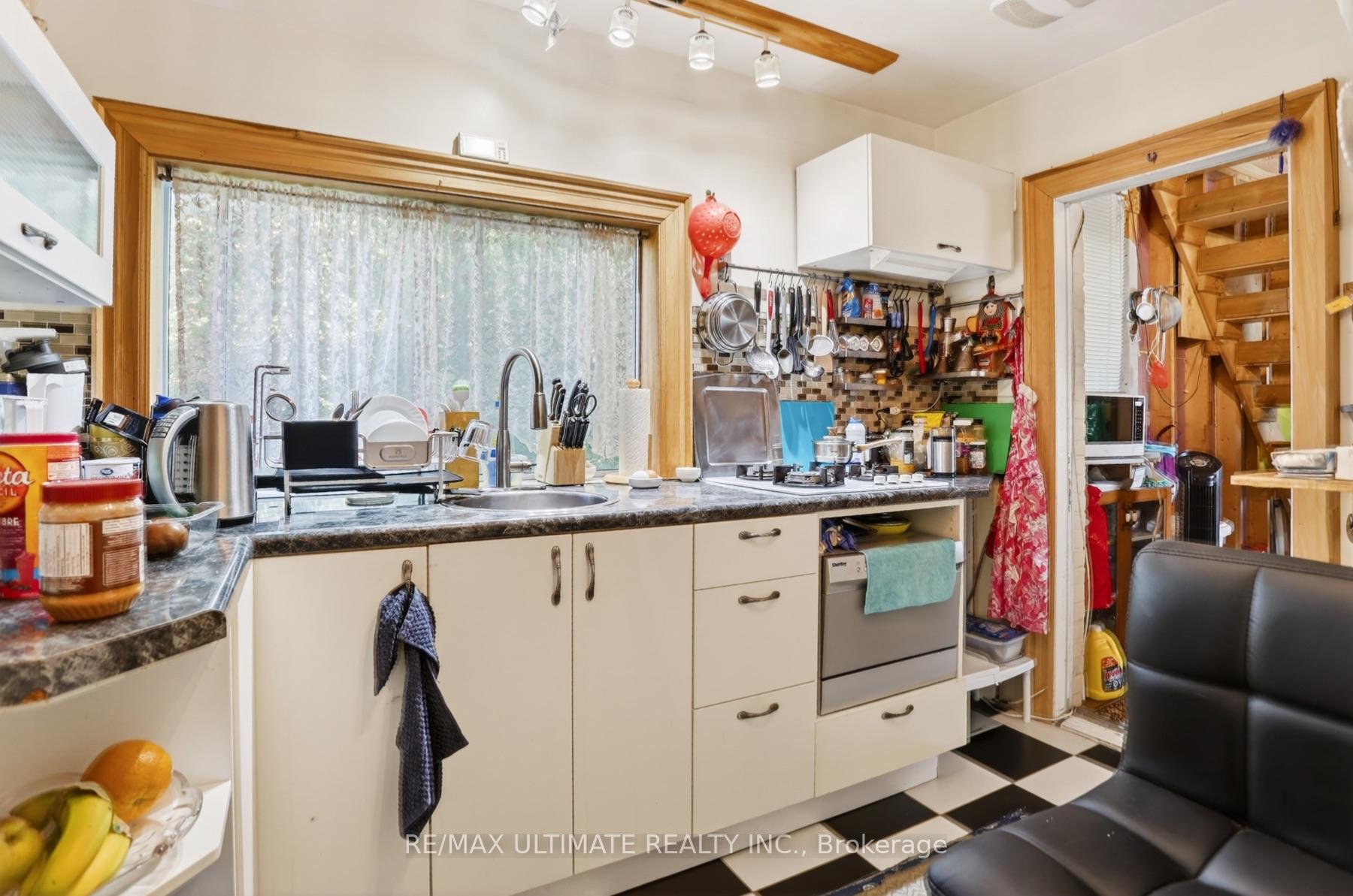 Photo 21 of 177 Varsity Road, Toronto, Lambton Baby Point — HOMEH