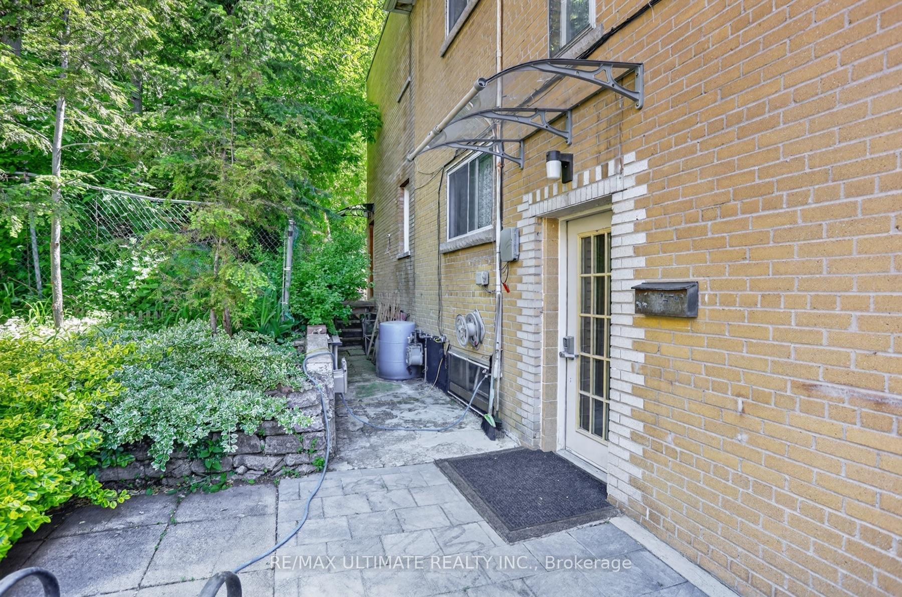 Photo 26 of 177 Varsity Road, Toronto, Lambton Baby Point — HOMEH