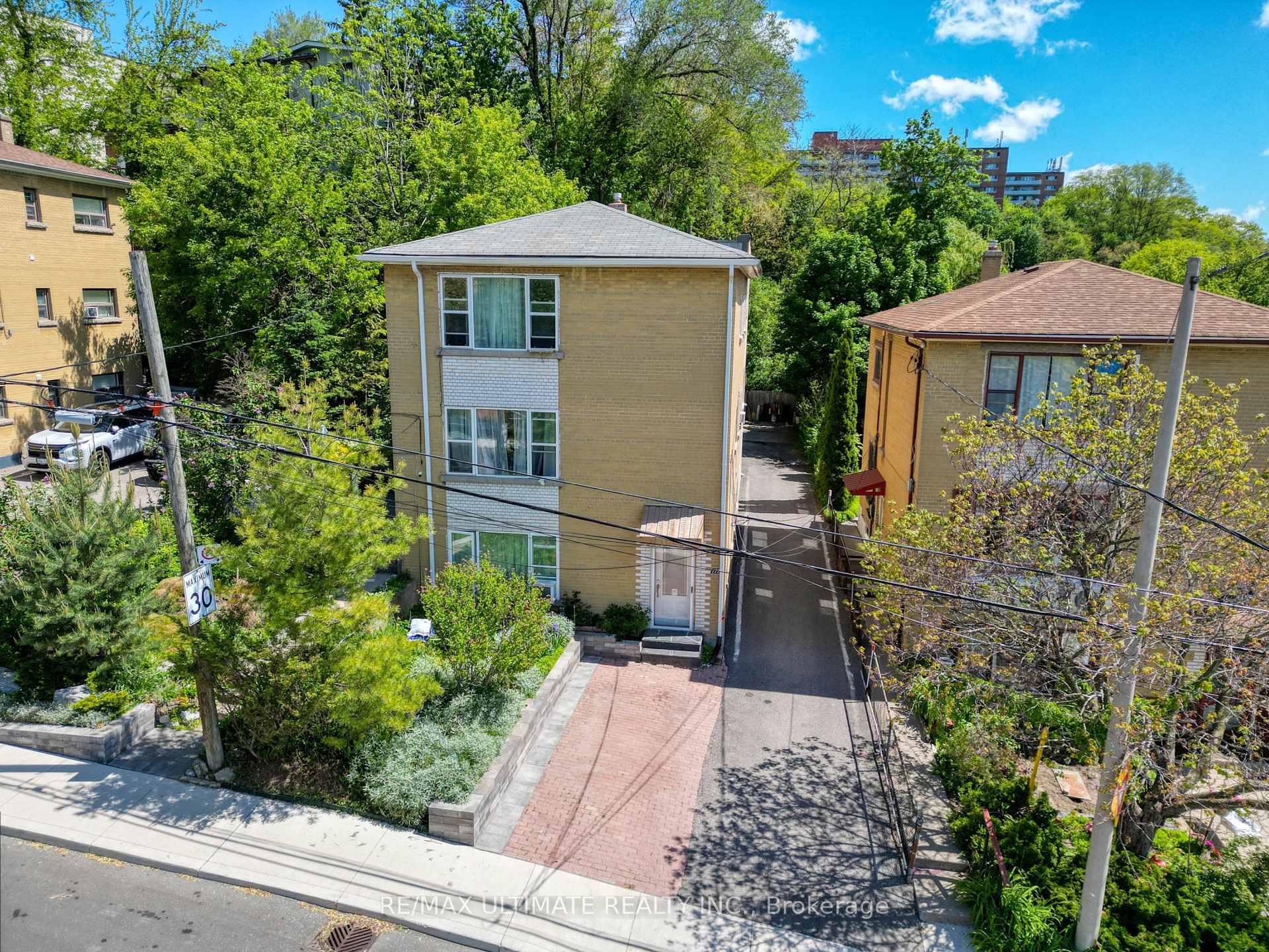 Photo 29 of 177 Varsity Road, Toronto, Lambton Baby Point — HOMEH