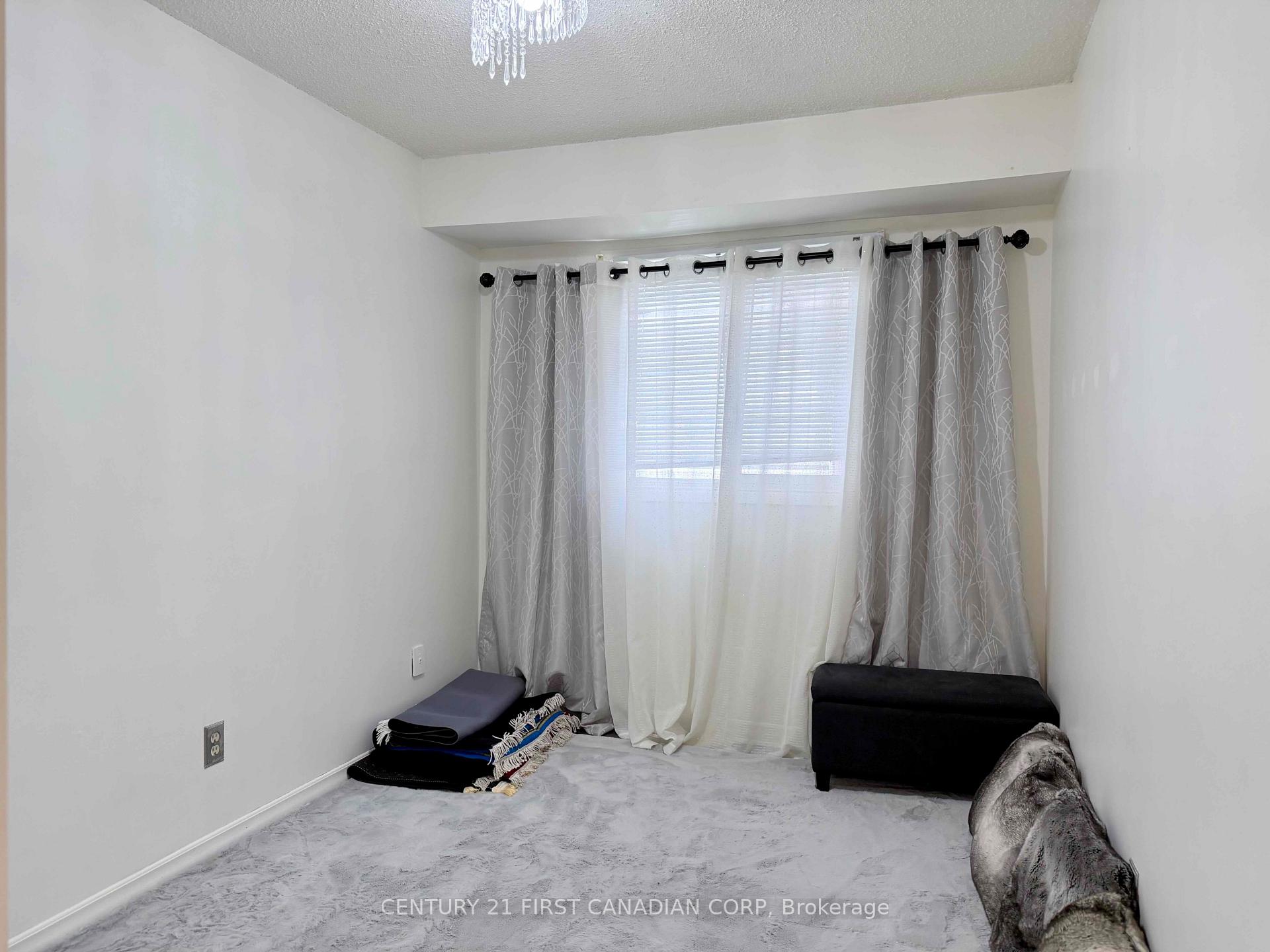 Photo 15 of 74 Tumbleweed Crescent, London, South X — HOMEH