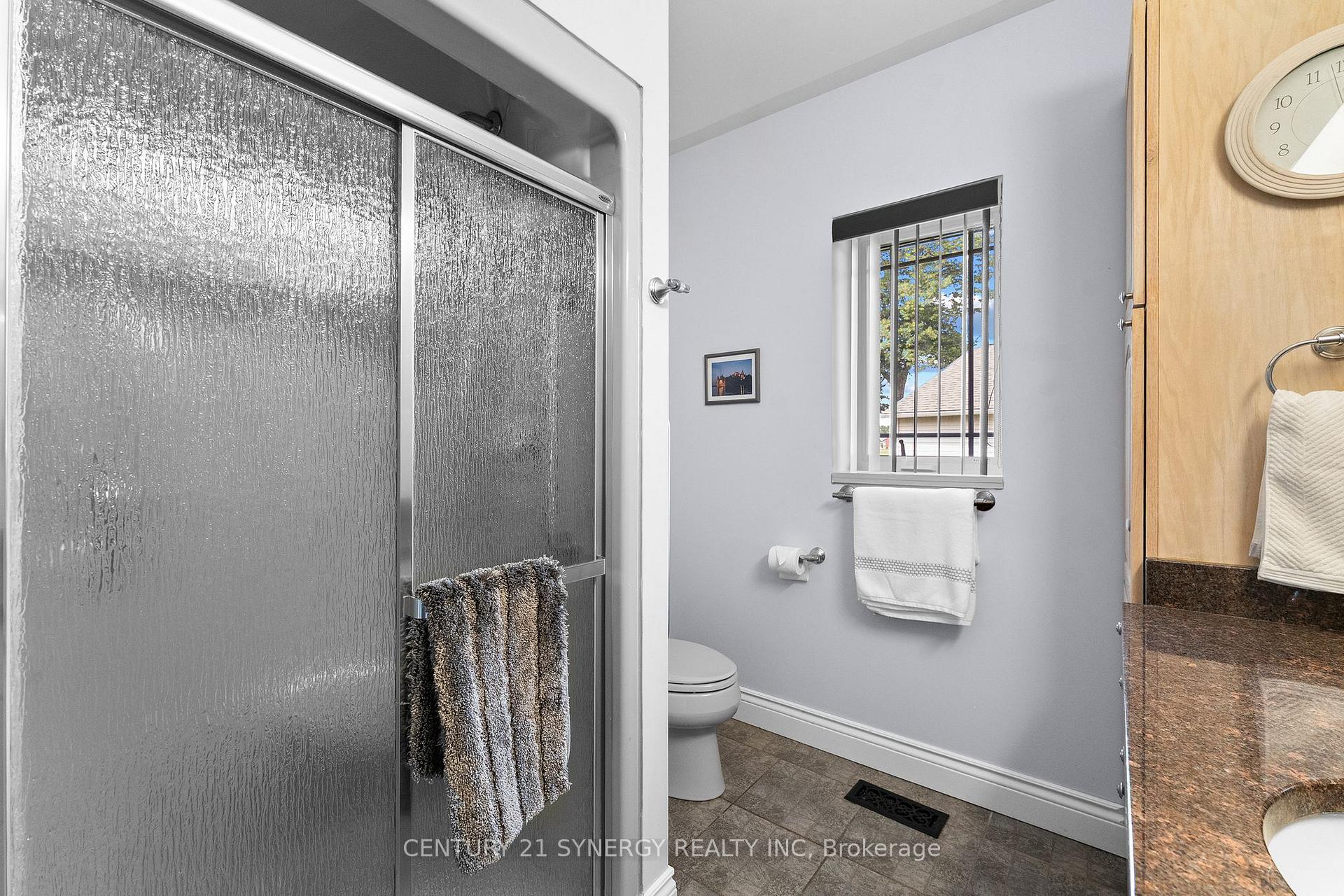 Photo 19 of 21 Holly Drive, Edwardsburgh/Cardinal, Edwardsburgh/Cardinal Twp — HOMEH