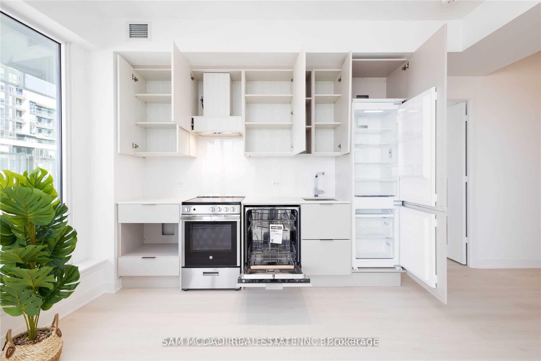 Photo 6 of Unit 4209, 3900 Confederation Parkway, Mississauga, City Centre — HOMEH