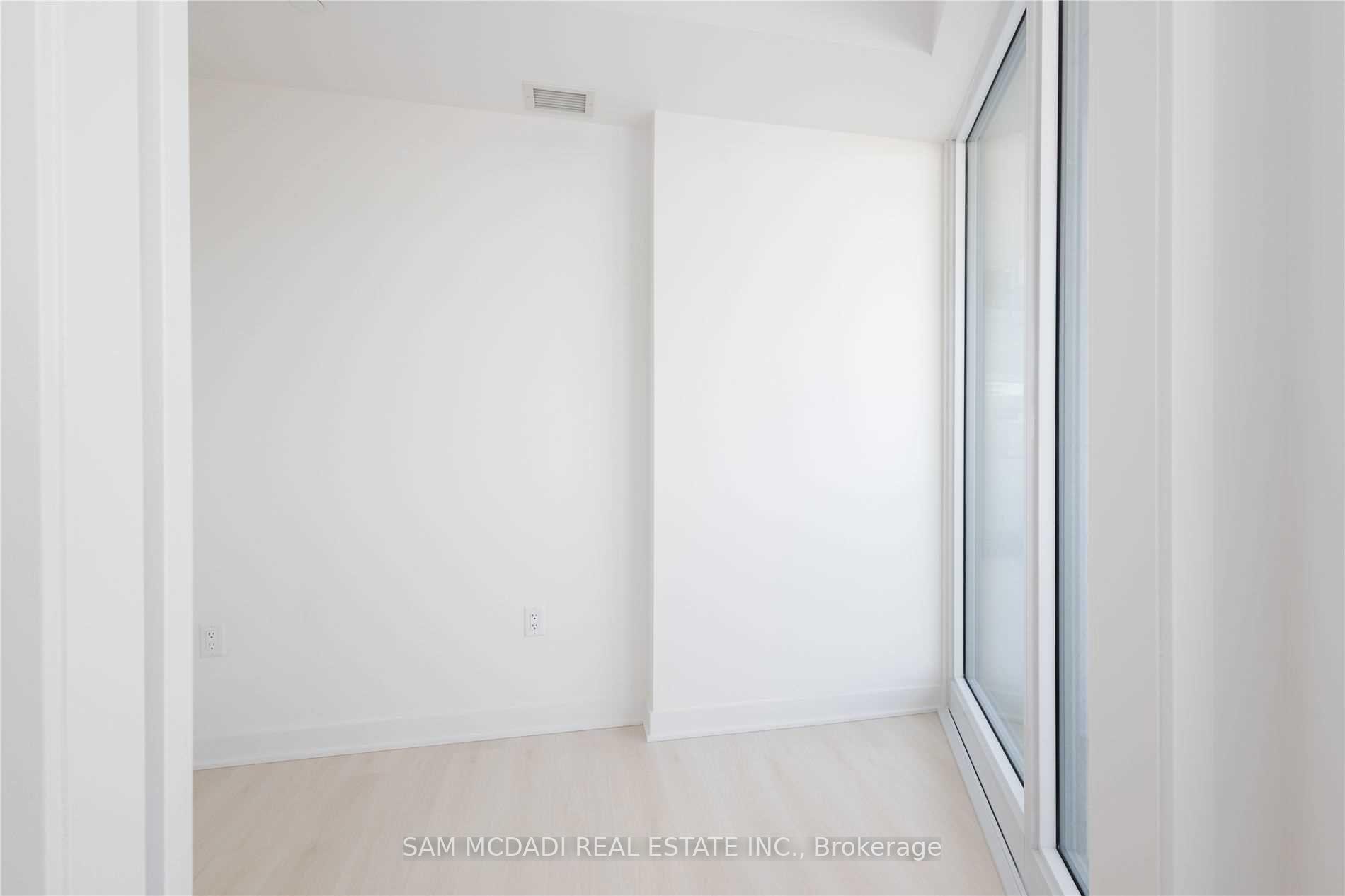 Photo 13 of Unit 4209, 3900 Confederation Parkway, Mississauga, City Centre — HOMEH