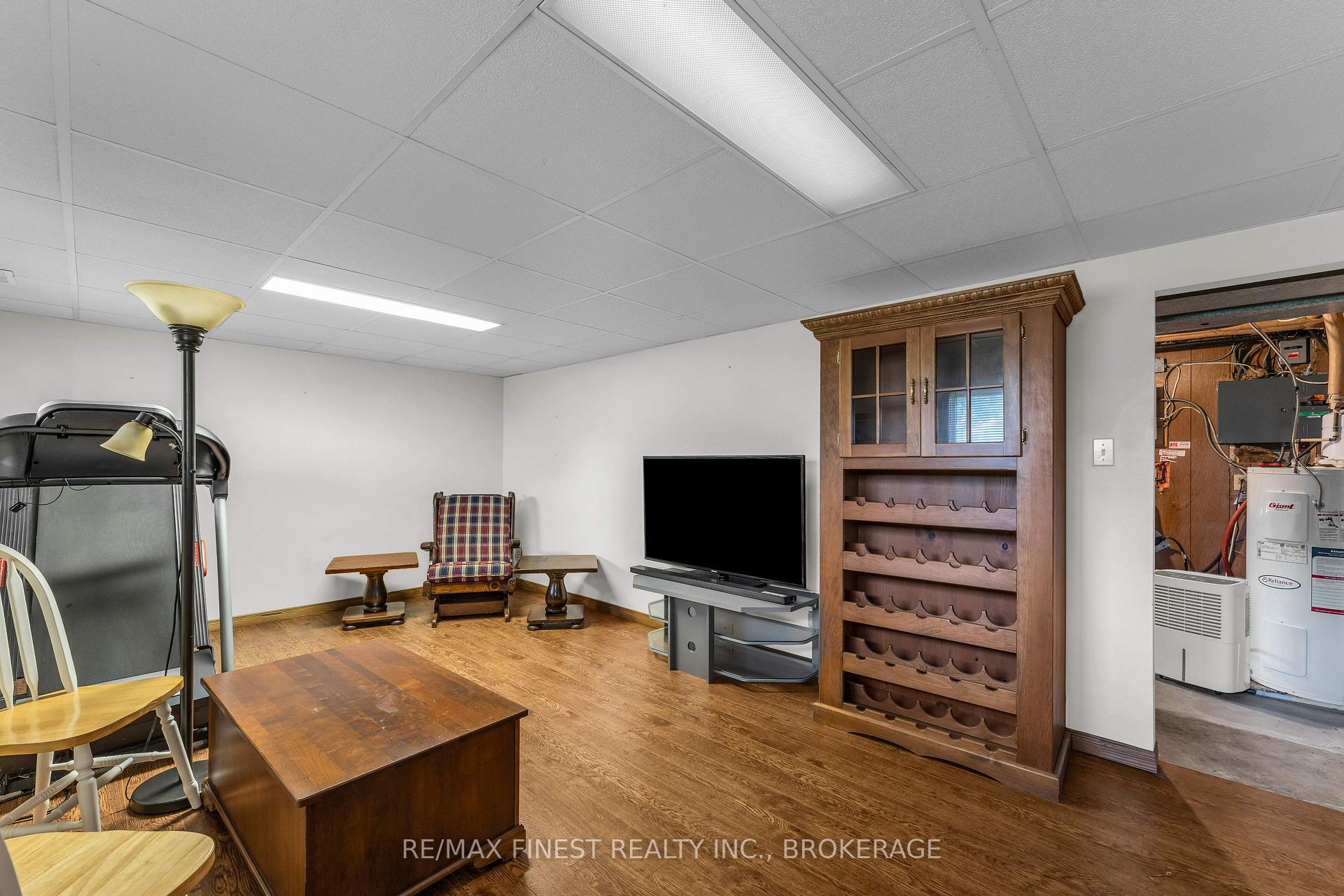 Photo 29 of 21 Greenfield Park, Belleville, Thurlow Ward — HOMEH
