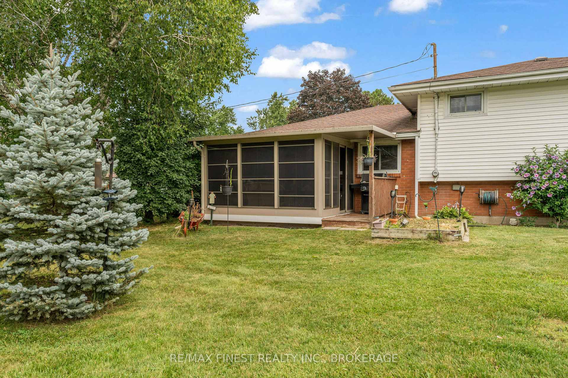 Photo 33 of 21 Greenfield Park, Belleville, Thurlow Ward — HOMEH