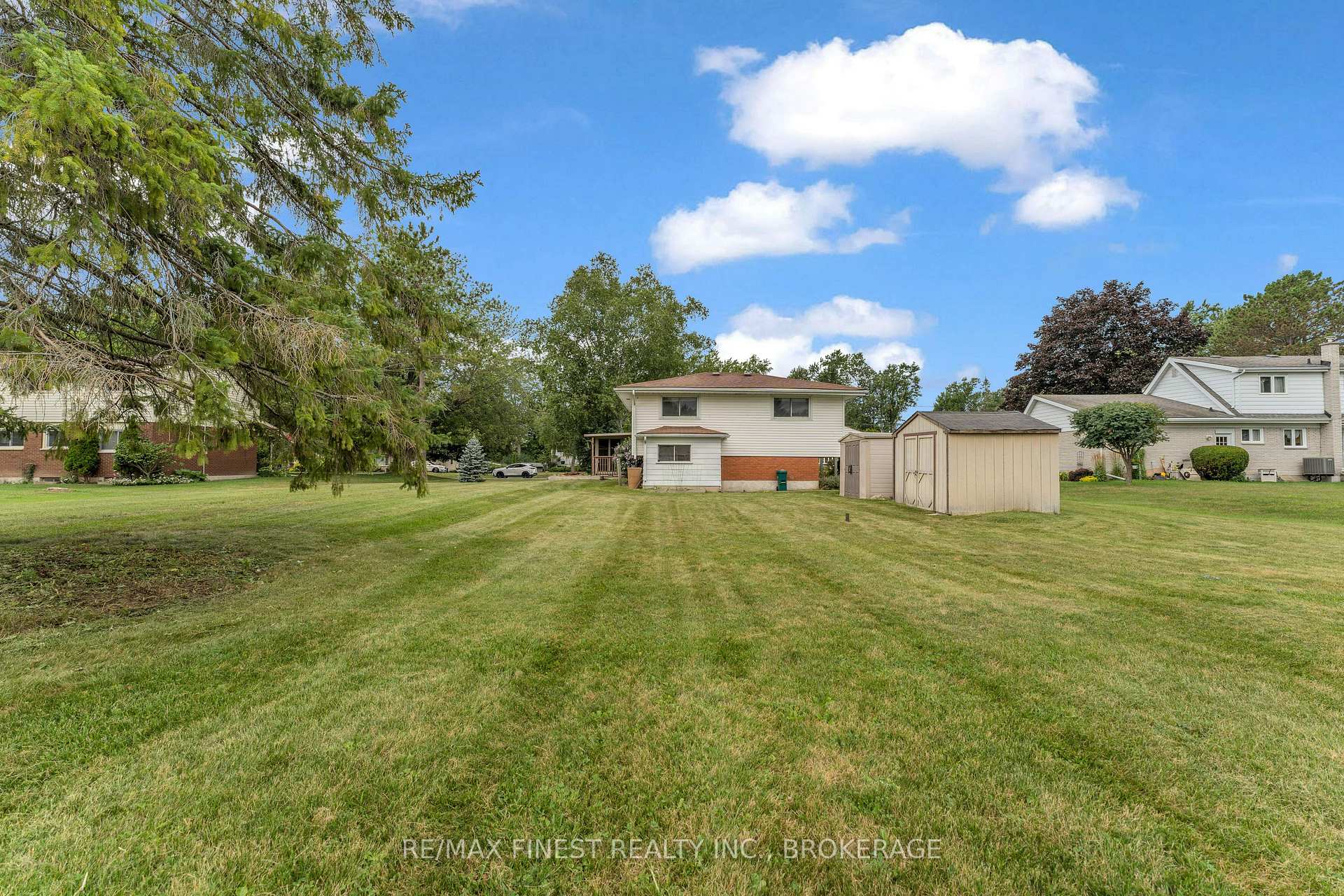 Photo 36 of 21 Greenfield Park, Belleville, Thurlow Ward — HOMEH