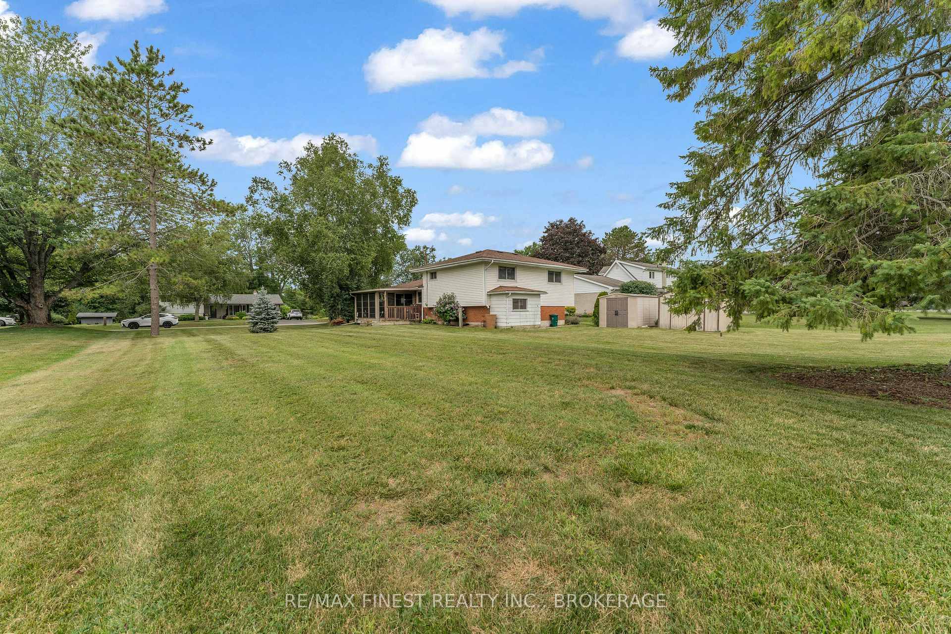 Photo 37 of 21 Greenfield Park, Belleville, Thurlow Ward — HOMEH
