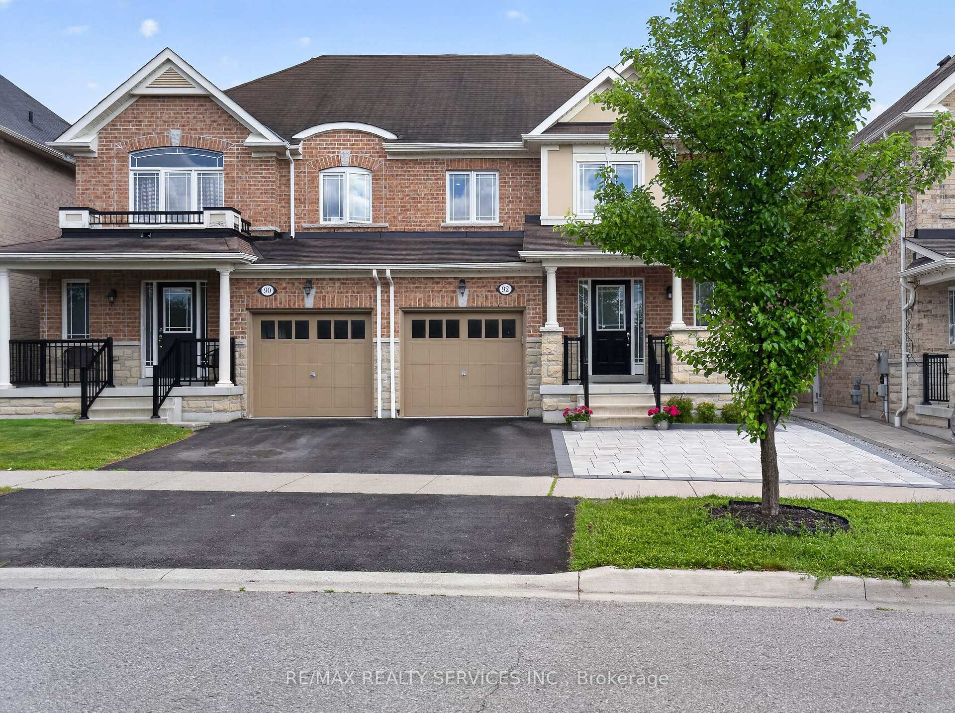 Photo 3 of 92 Snowling Drive, Ajax, Northeast Ajax — HOMEH
