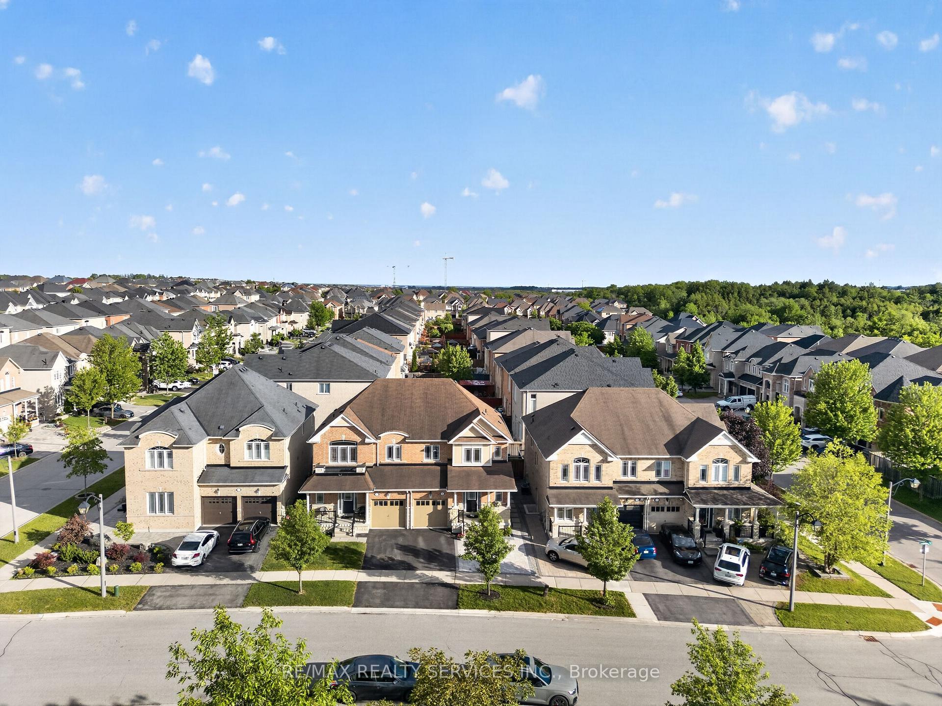 Photo 5 of 92 Snowling Drive, Ajax, Northeast Ajax — HOMEH