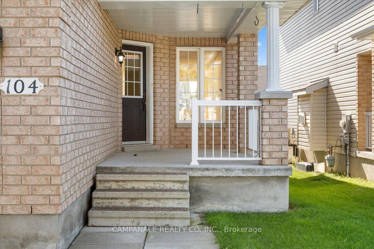 Photo 2 of 104 Wolff Crescent, Arnprior, Arnprior — HOMEH