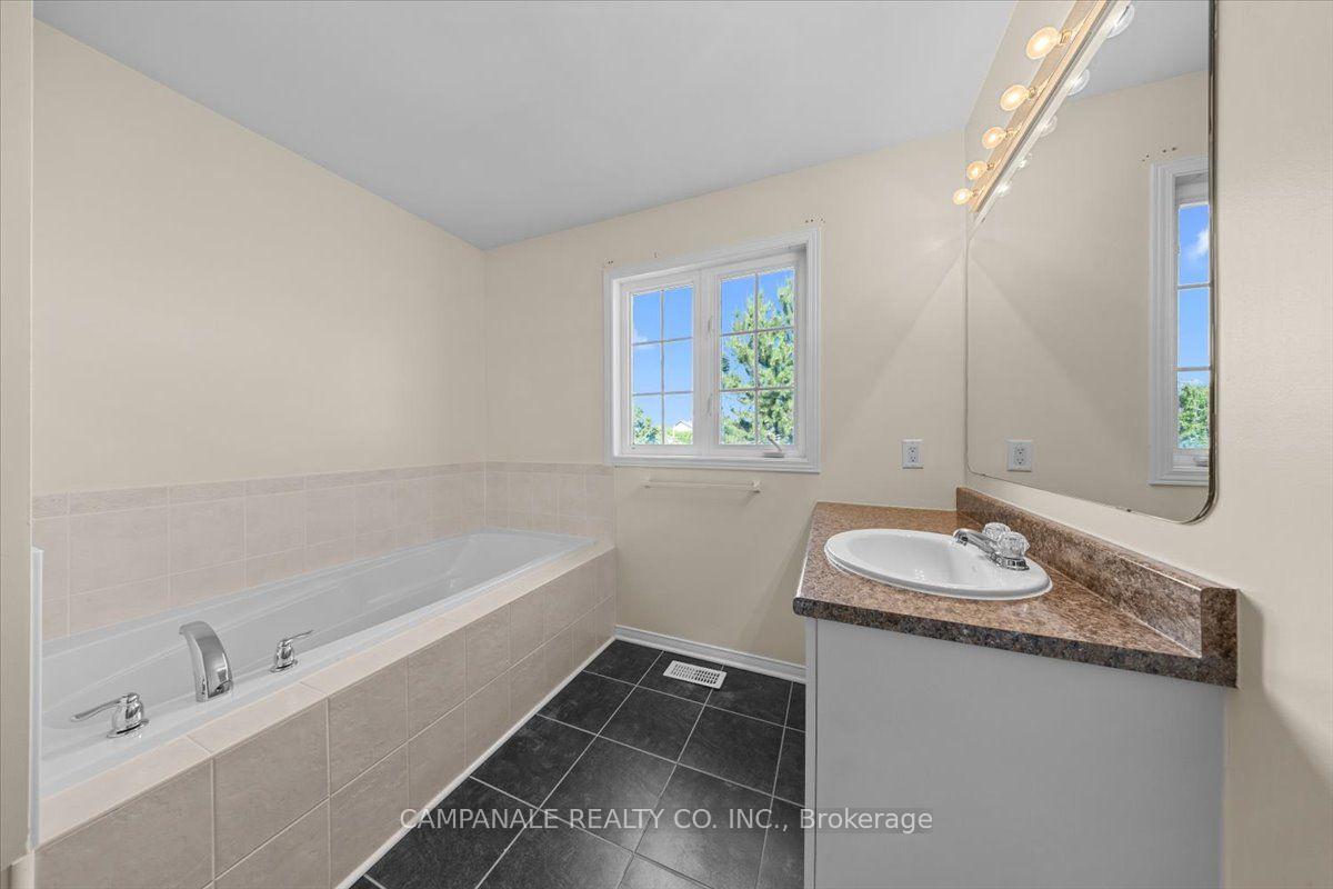 Photo 18 of 104 Wolff Crescent, Arnprior, Arnprior — HOMEH