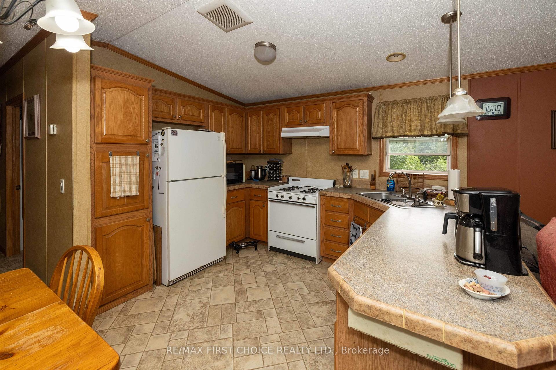 Photo 10 of 200 Captain Road, Thunder Bay Remote Area — HOMEH