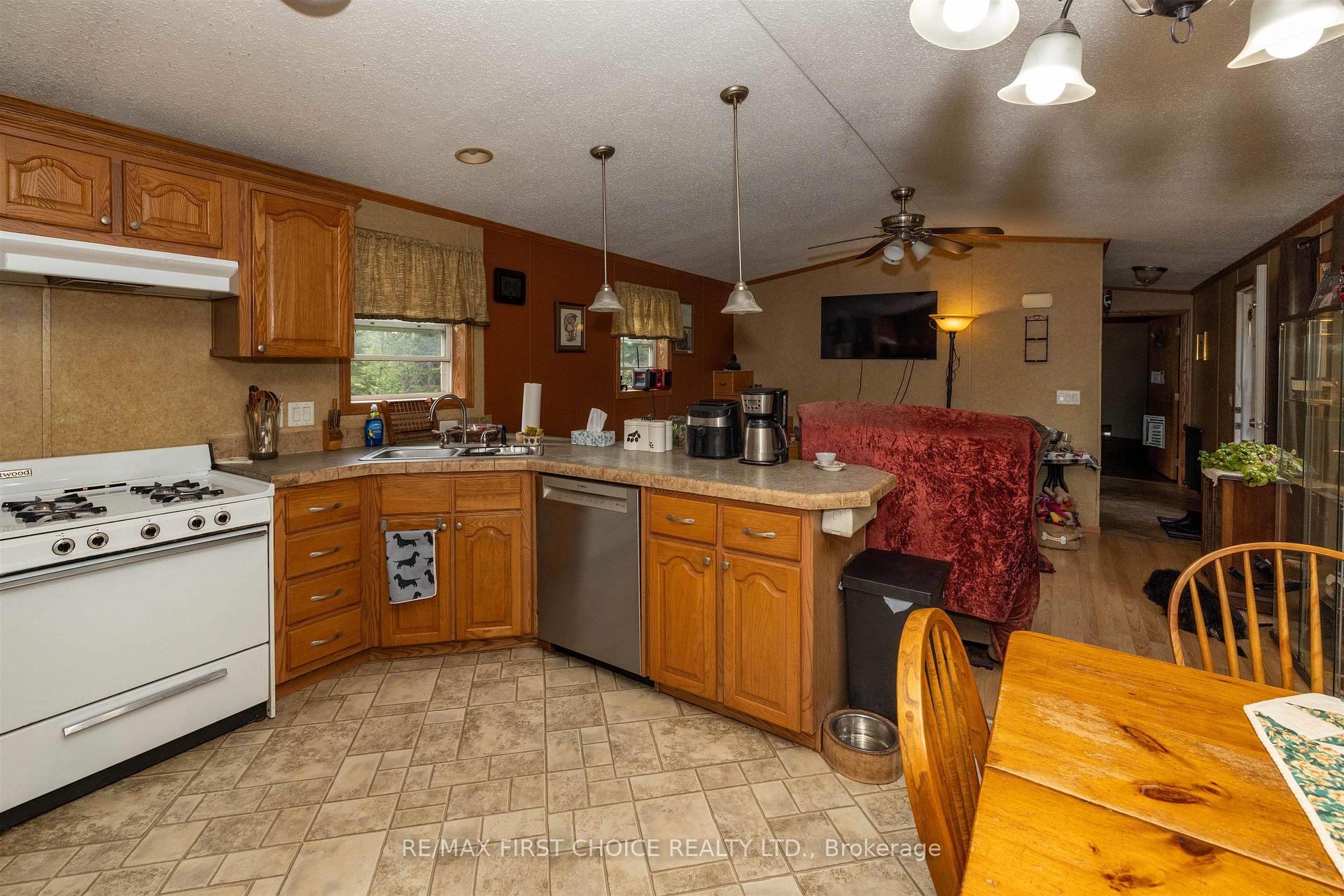 Photo 11 of 200 Captain Road, Thunder Bay Remote Area — HOMEH