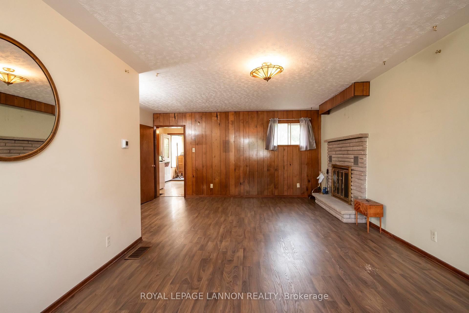 Photo 4 of 216 Francis Street W, Thunder Bay, Westfort — HOMEH
