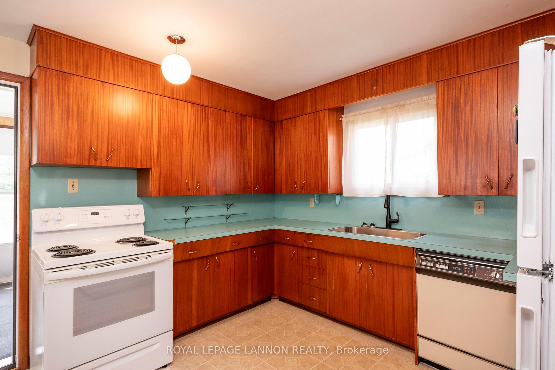 Photo 9 of 216 Francis Street W, Thunder Bay, Westfort — HOMEH