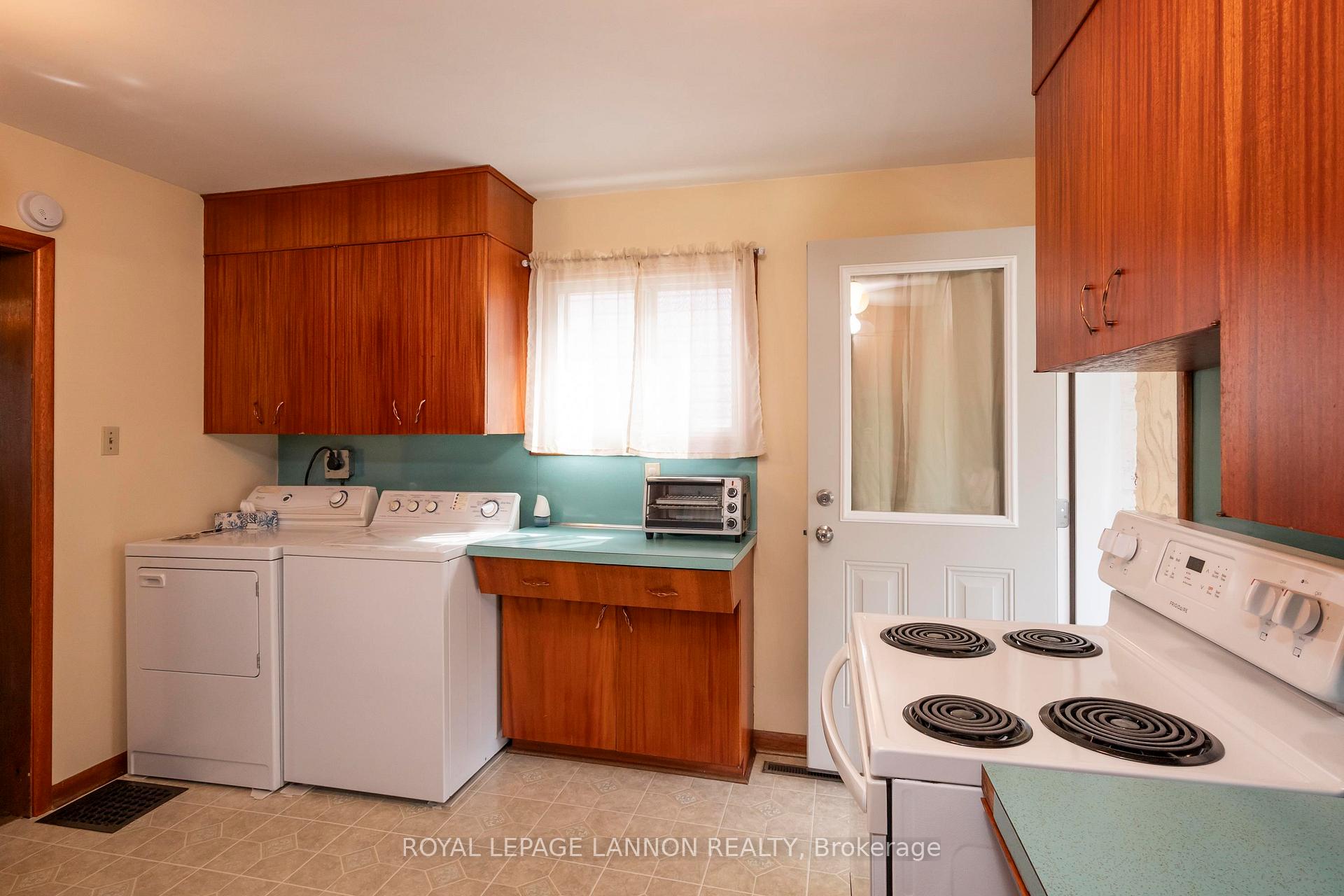 Photo 12 of 216 Francis Street W, Thunder Bay, Westfort — HOMEH