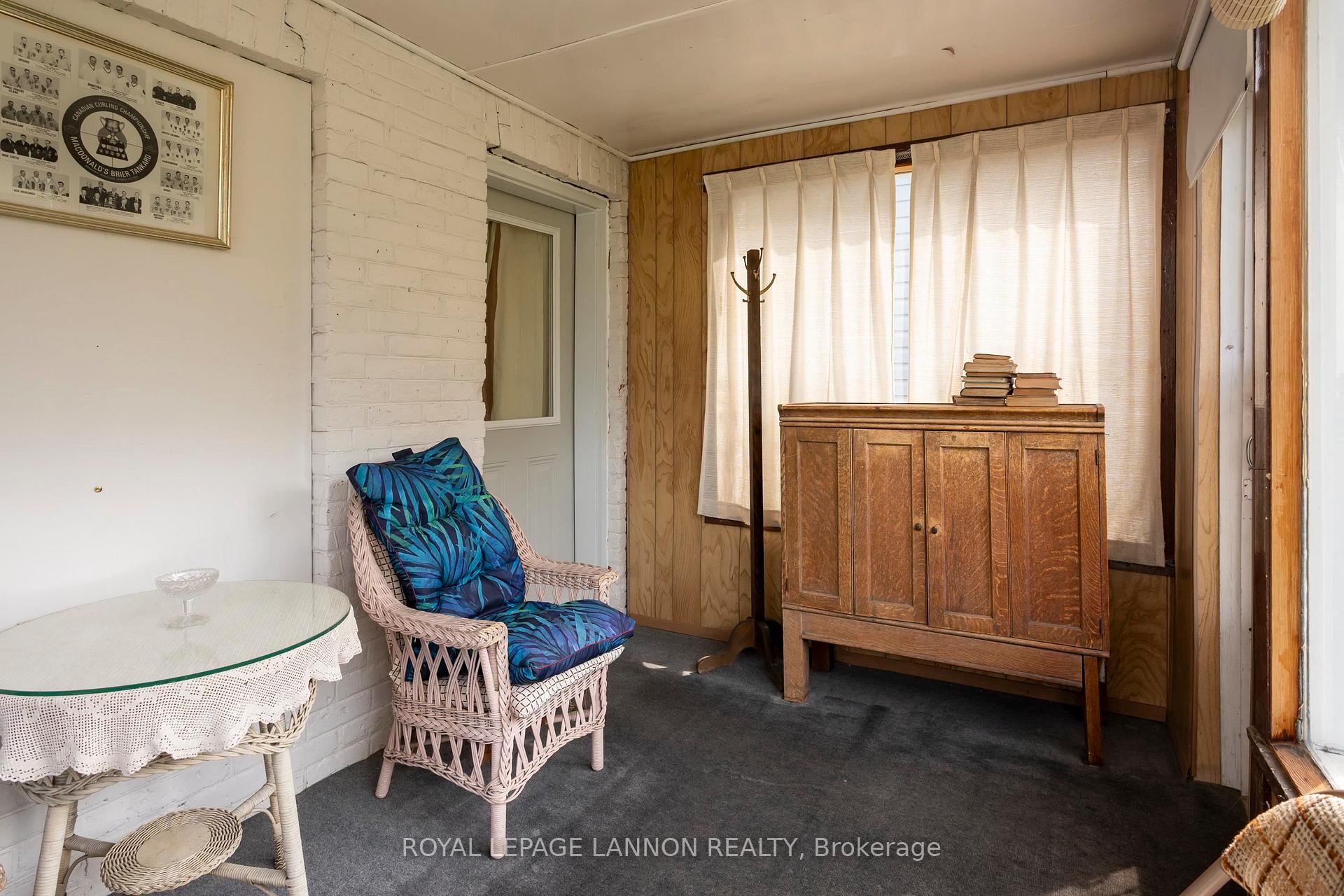 Photo 32 of 216 Francis Street W, Thunder Bay, Westfort — HOMEH