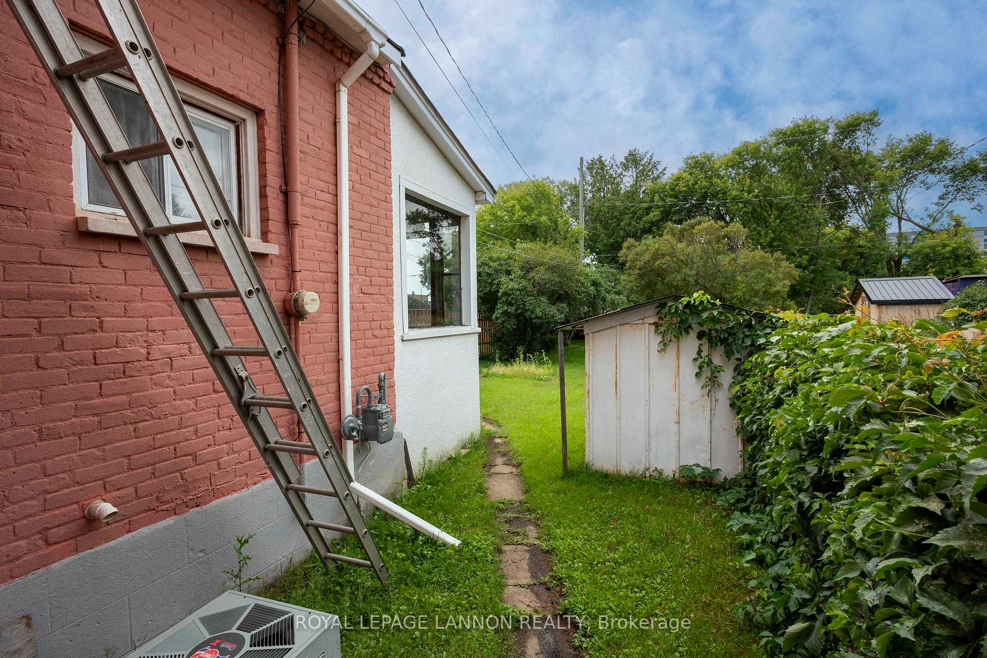 Photo 38 of 216 Francis Street W, Thunder Bay, Westfort — HOMEH