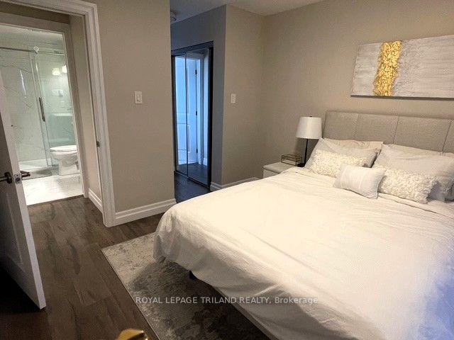 Photo 6 of Unit 307, 1 Jacksway Crescent, London, North G — HOMEH
