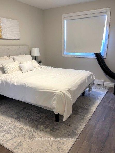 Photo 7 of Unit 307, 1 Jacksway Crescent, London, North G — HOMEH
