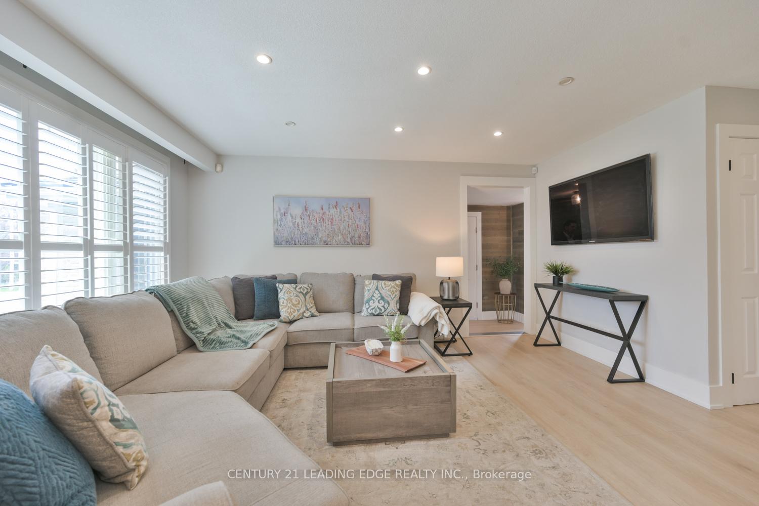 Photo 8 of 207 Yeates Avenue, Barrie, Painswick North — HOMEH