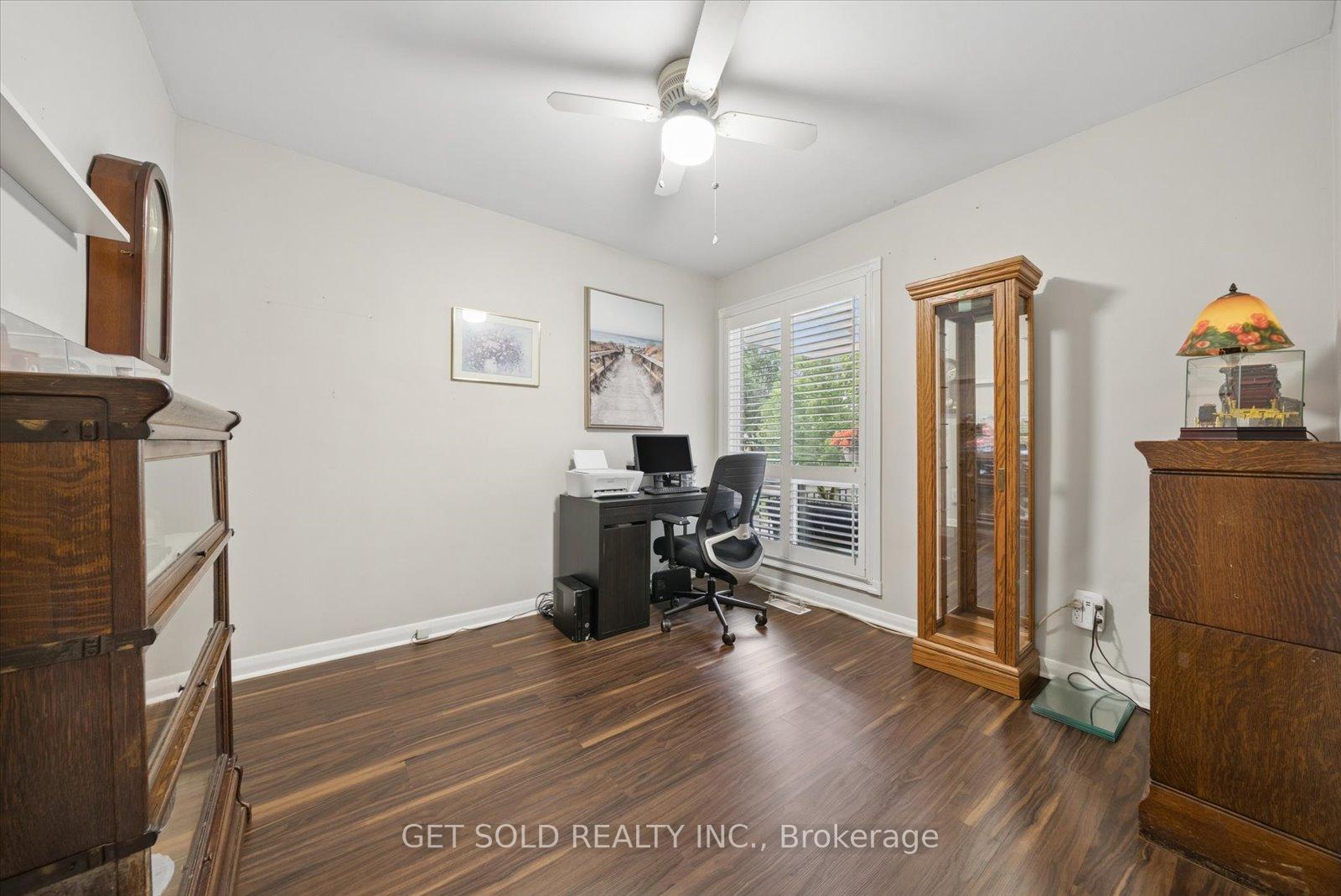 Photo 19 of 32 Checkendon Drive, Etobicoke, Rexdale-Kipling — HOMEH