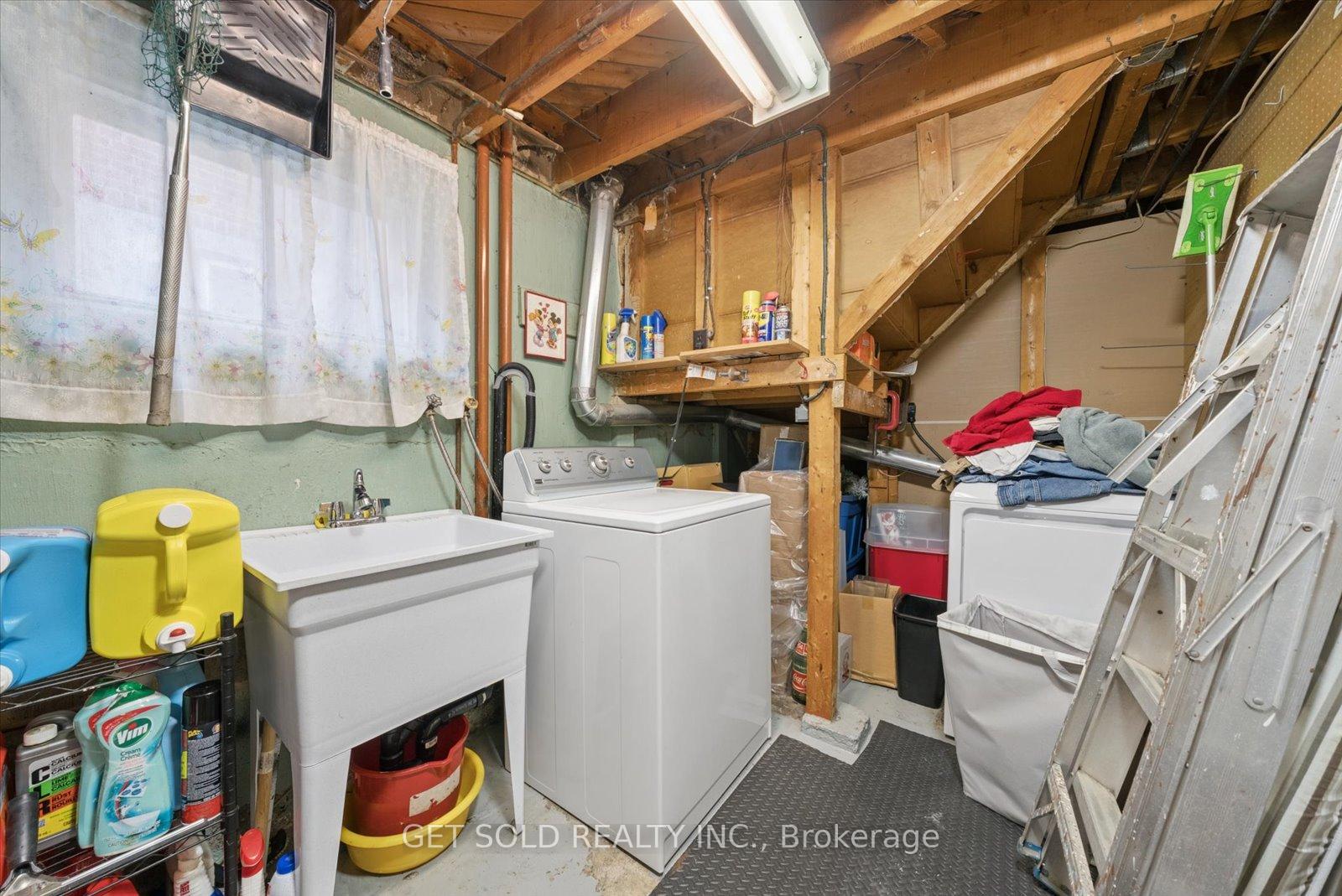 Photo 32 of 32 Checkendon Drive, Etobicoke, Rexdale-Kipling — HOMEH
