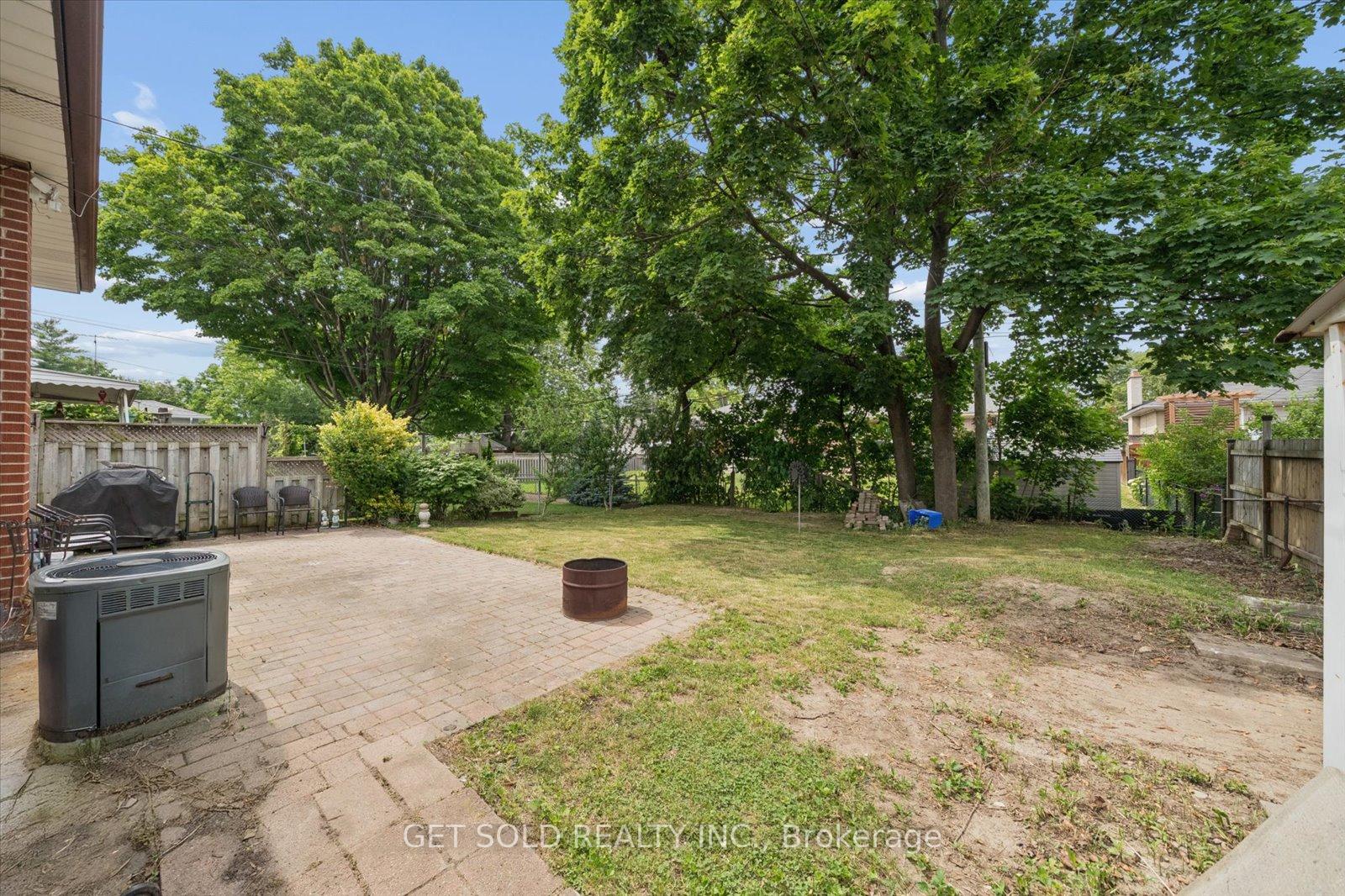 Photo 36 of 32 Checkendon Drive, Etobicoke, Rexdale-Kipling — HOMEH