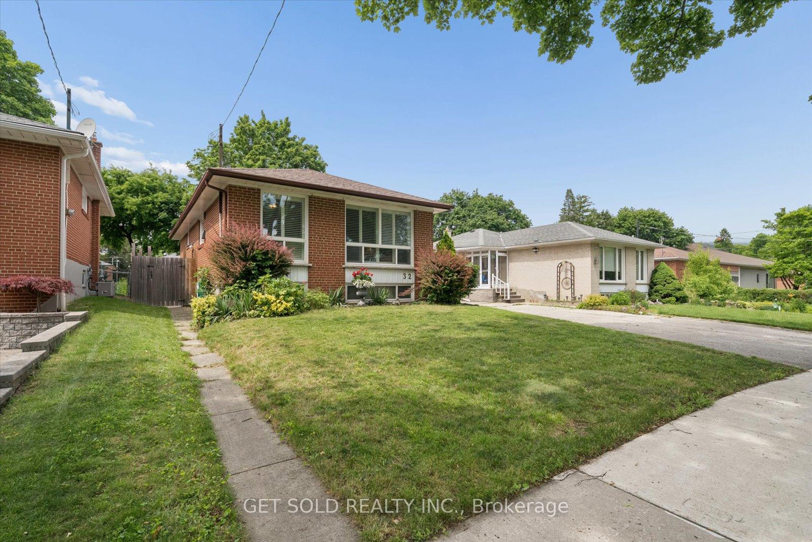 Photo 42 of 32 Checkendon Drive, Etobicoke, Rexdale-Kipling — HOMEH