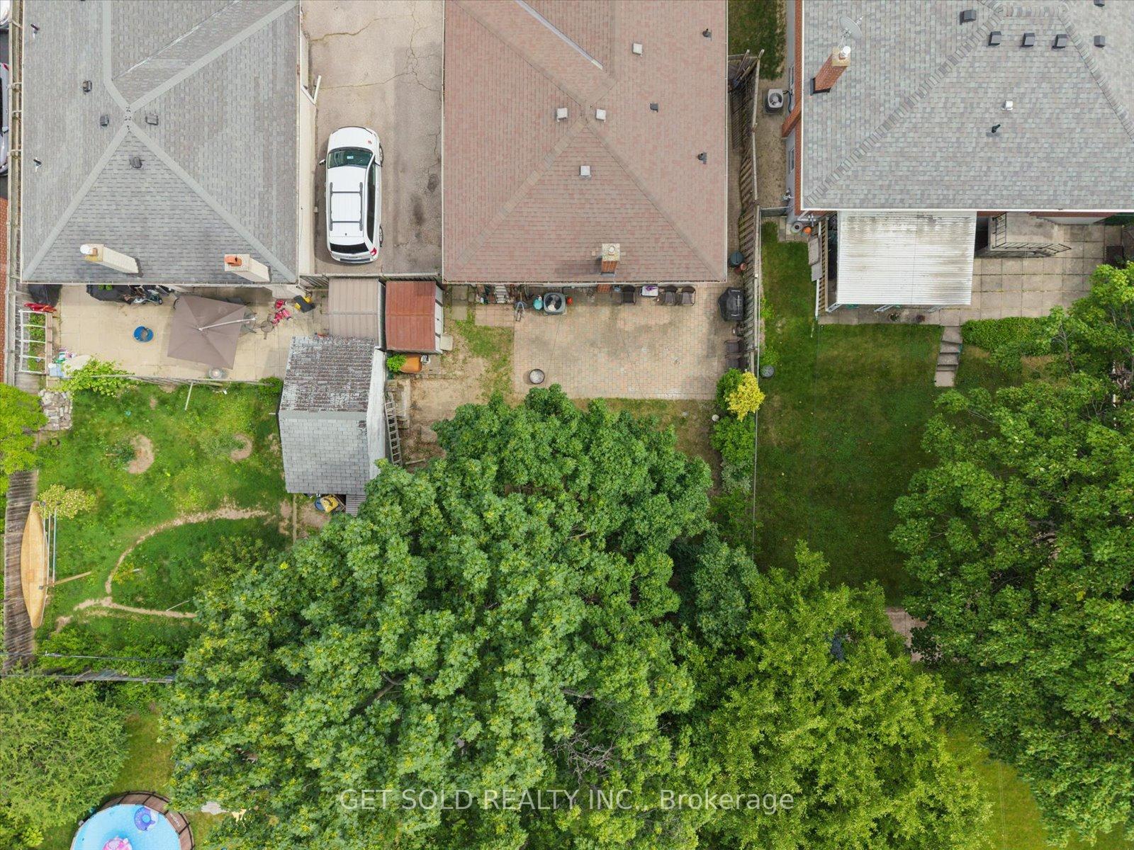 Photo 43 of 32 Checkendon Drive, Etobicoke, Rexdale-Kipling — HOMEH