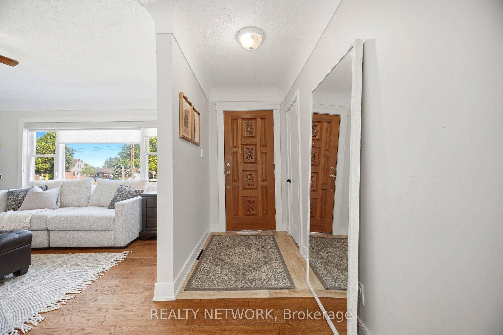 Photo 7 of 622 Upper Sherman Avenue, Hamilton, Burkholme — HOMEH