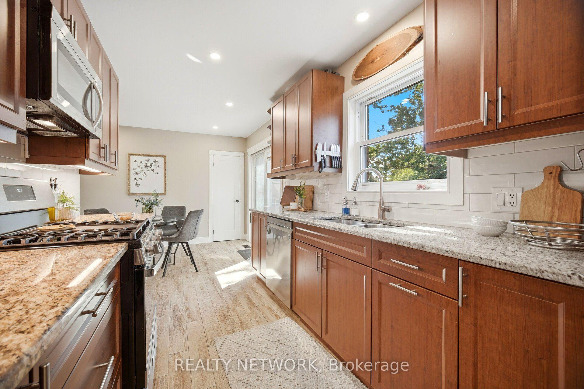 Photo 16 of 622 Upper Sherman Avenue, Hamilton, Burkholme — HOMEH