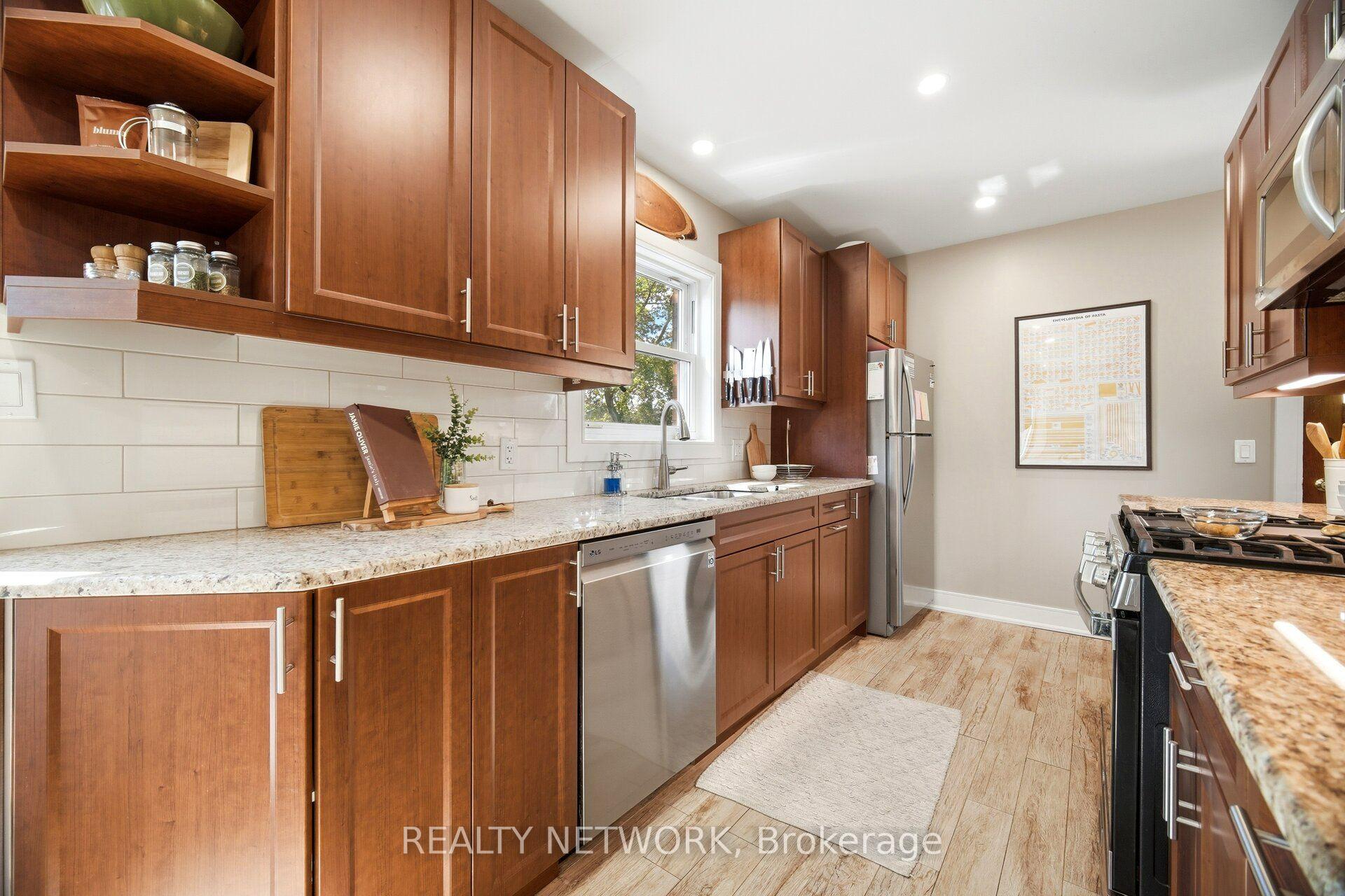 Photo 17 of 622 Upper Sherman Avenue, Hamilton, Burkholme — HOMEH