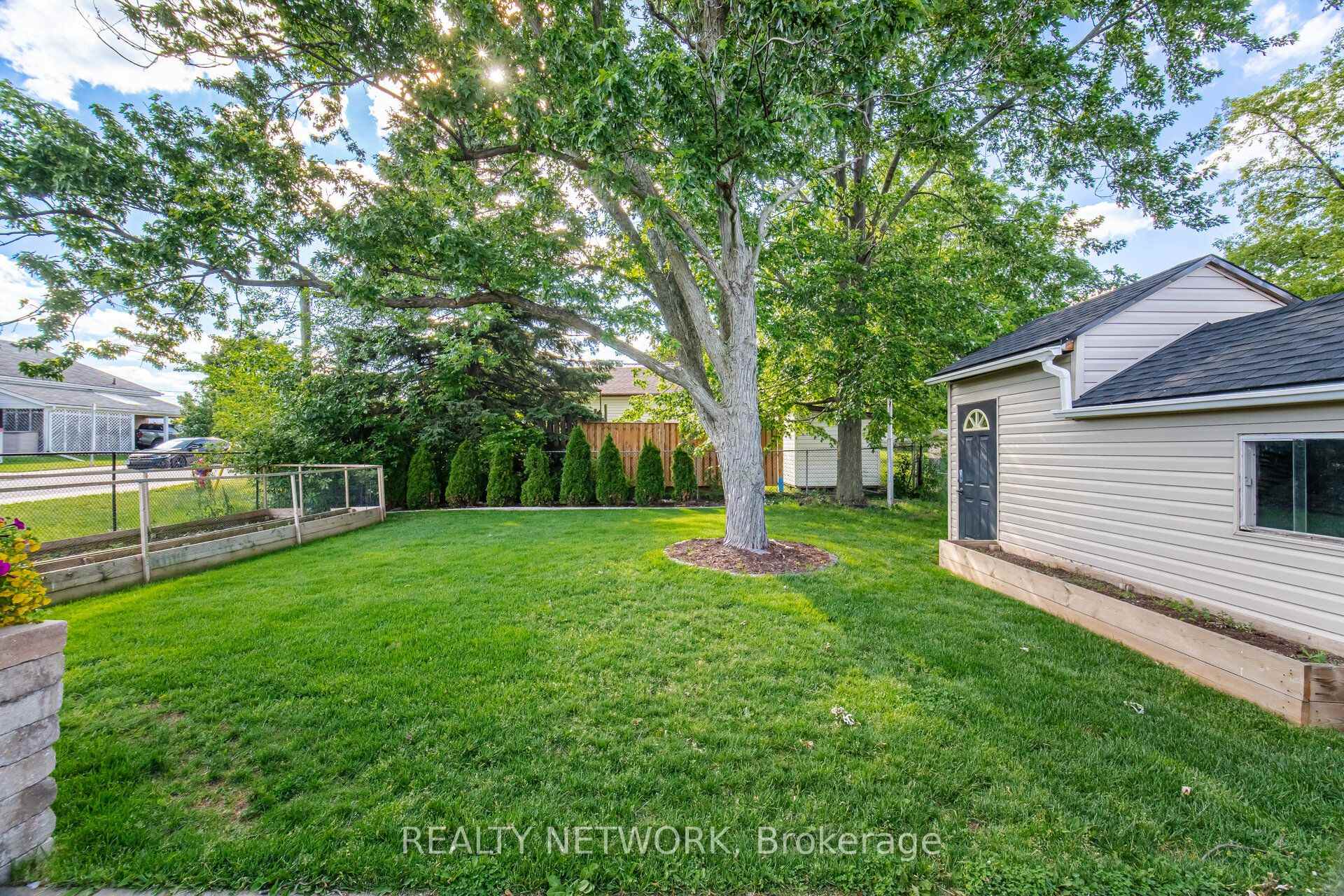 Photo 51 of 622 Upper Sherman Avenue, Hamilton, Burkholme — HOMEH