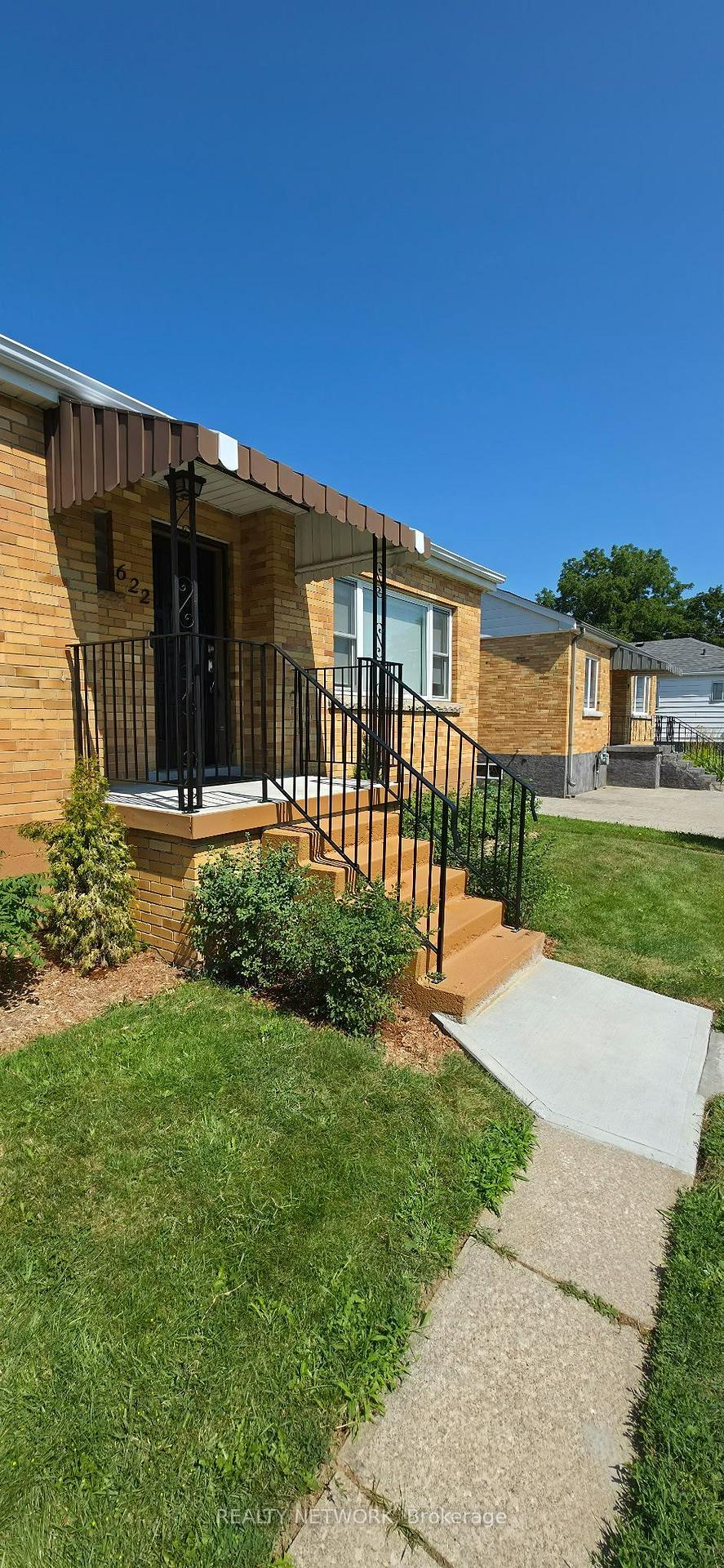 Photo 3 of 622 Upper Sherman Avenue, Hamilton, Burkholme — HOMEH