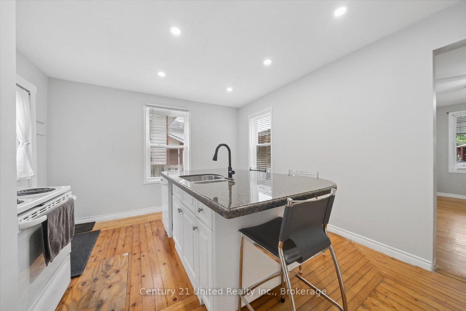 Photo 11 of 270 Rogers Street, Peterborough, Ashburnham Ward 4 — HOMEH