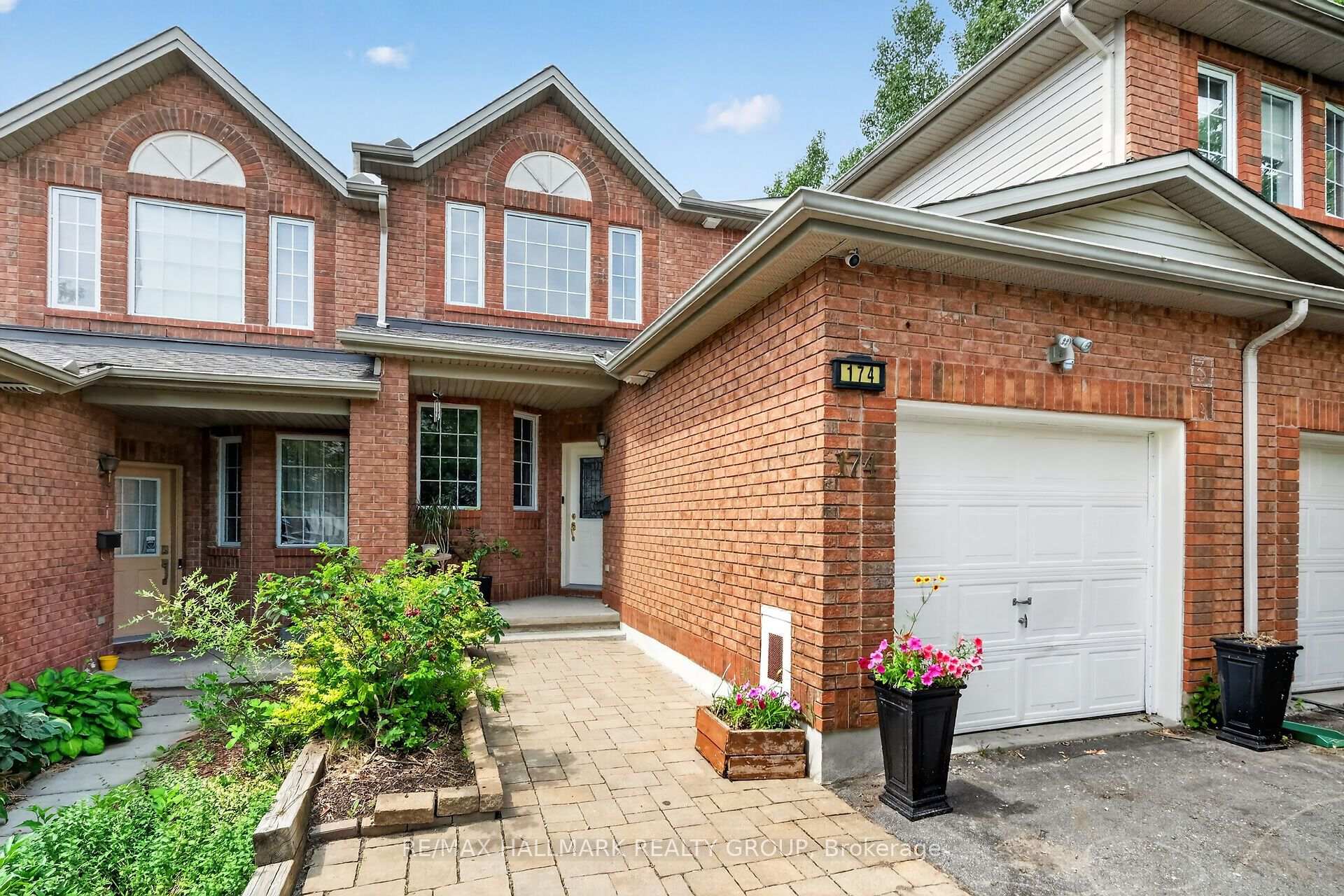 Photo 5 of 174 Carwood Circle W, Ottawa, Carson Meadows — HOMEH
